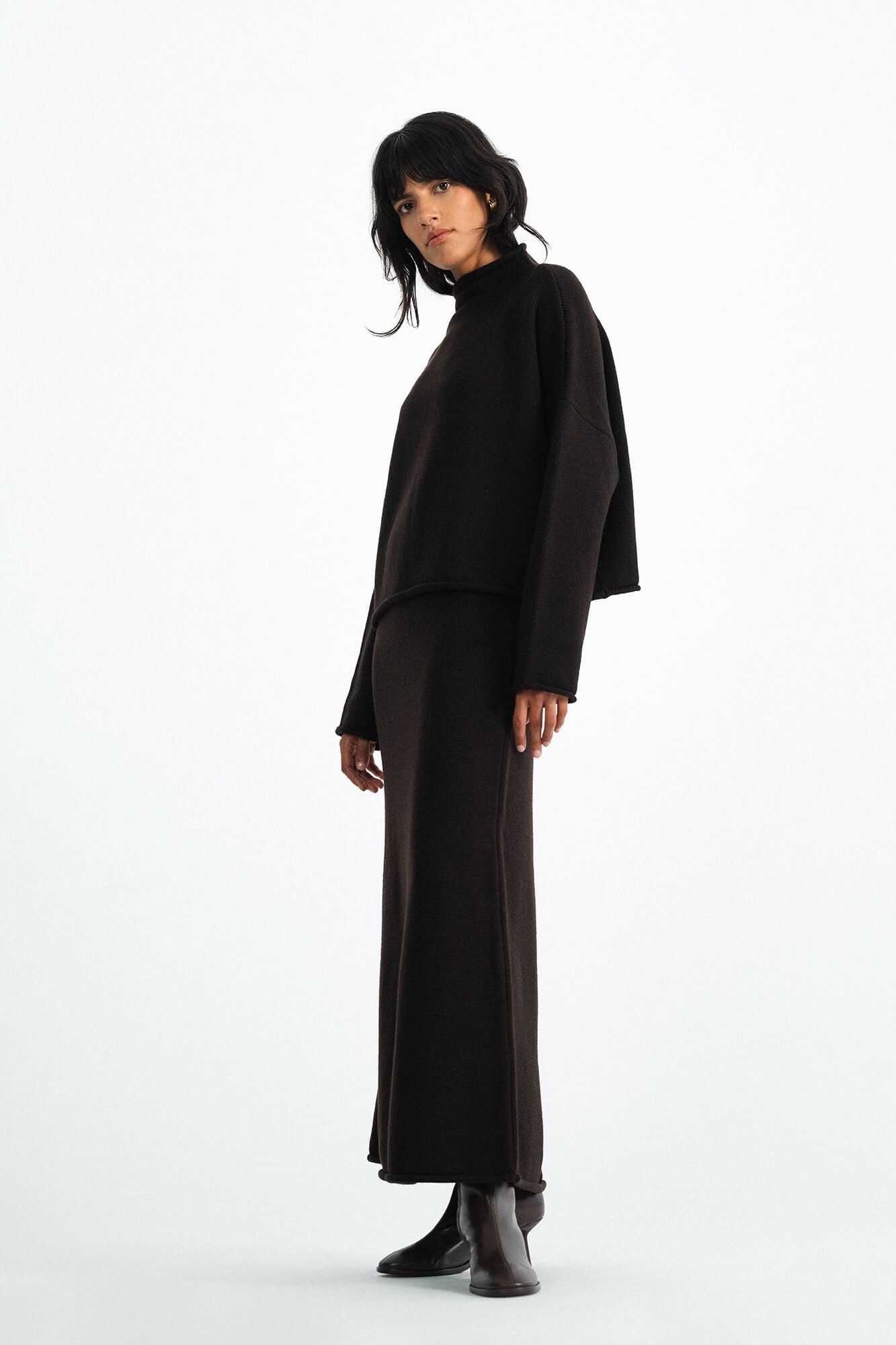 Rock Jada in Dunkelbraun von vorne by VIVAL.STUDIO