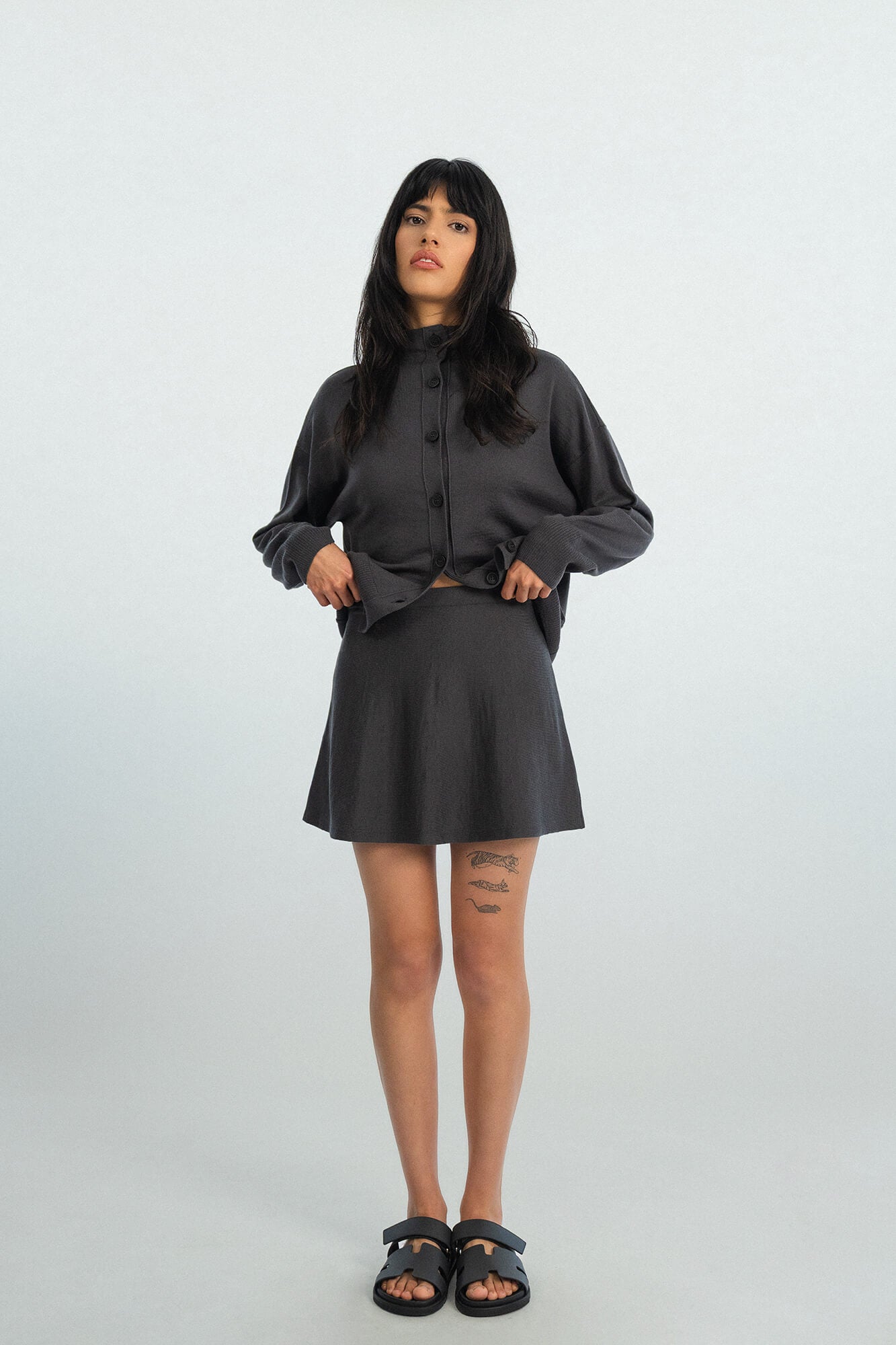 Rock Katie in Asphalt von vorne by VIVAL.STUDIO