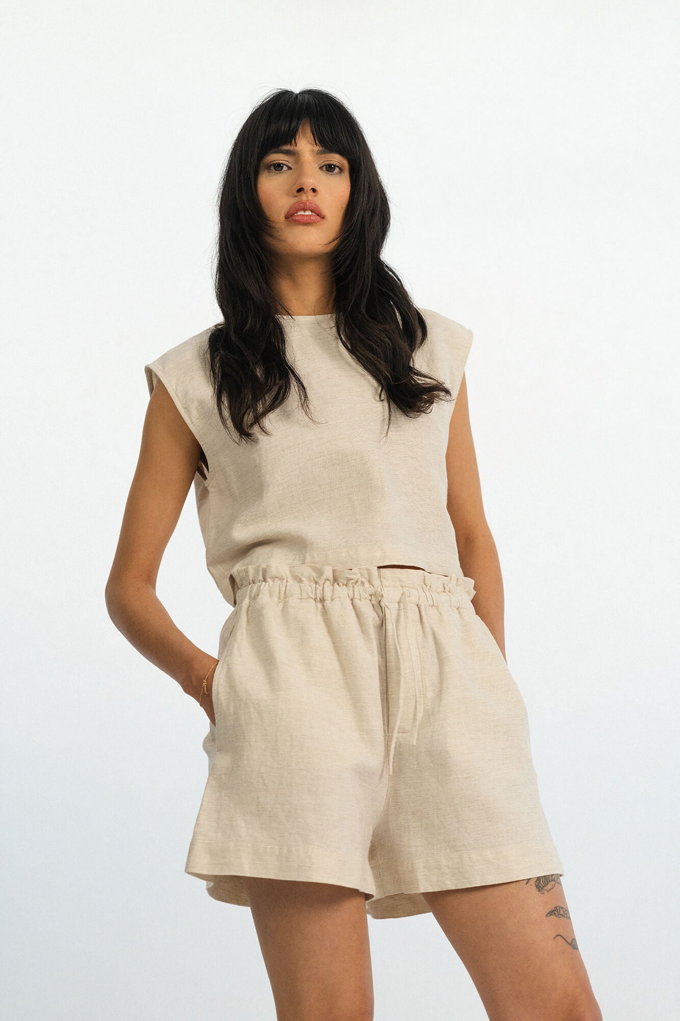Shorts Linn in Oatmeal von vorne by VIVAL.STUDIO