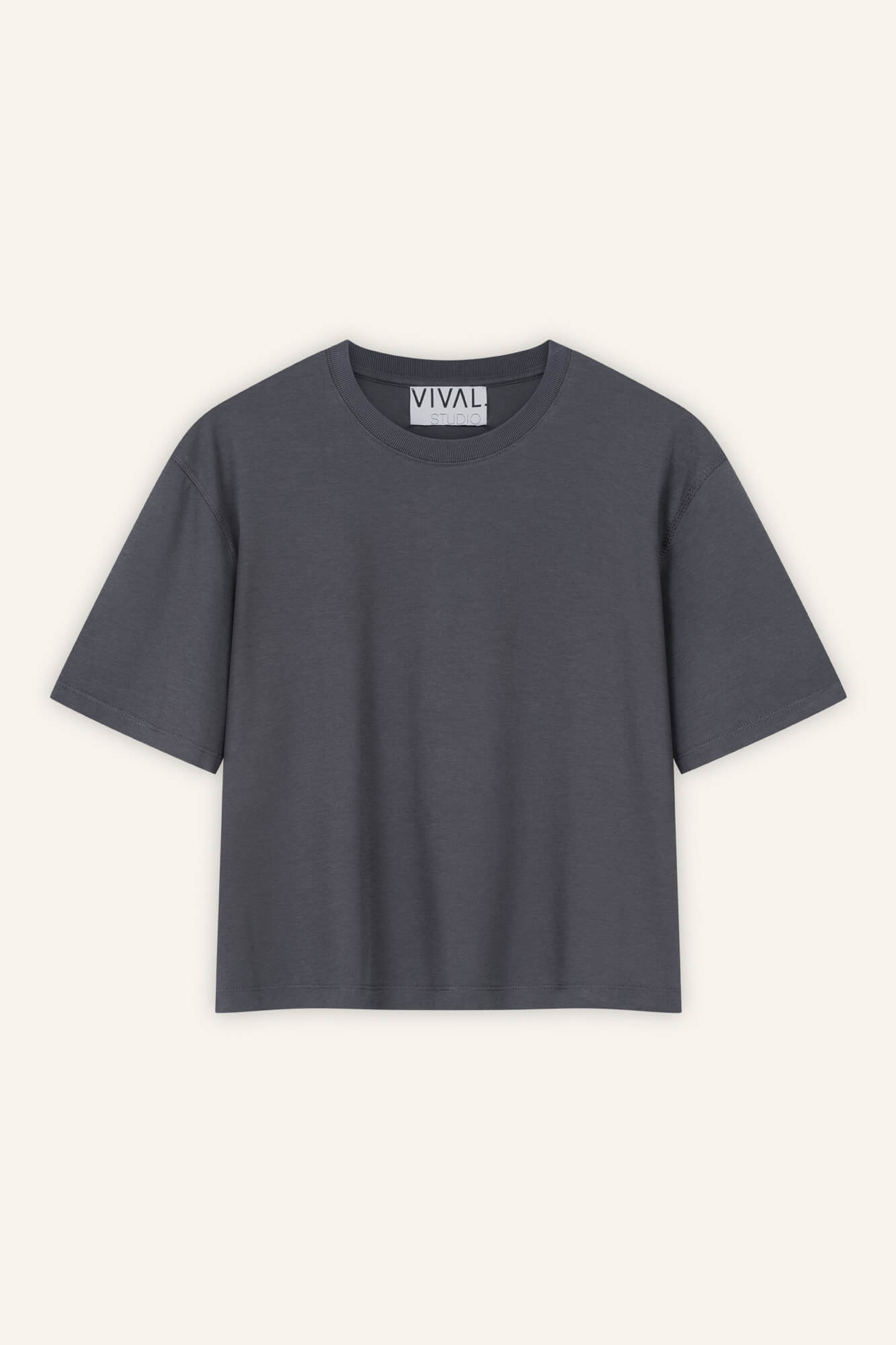 T-Shirt Lou in Asphalt von vorne by VIVAL.STUDIO