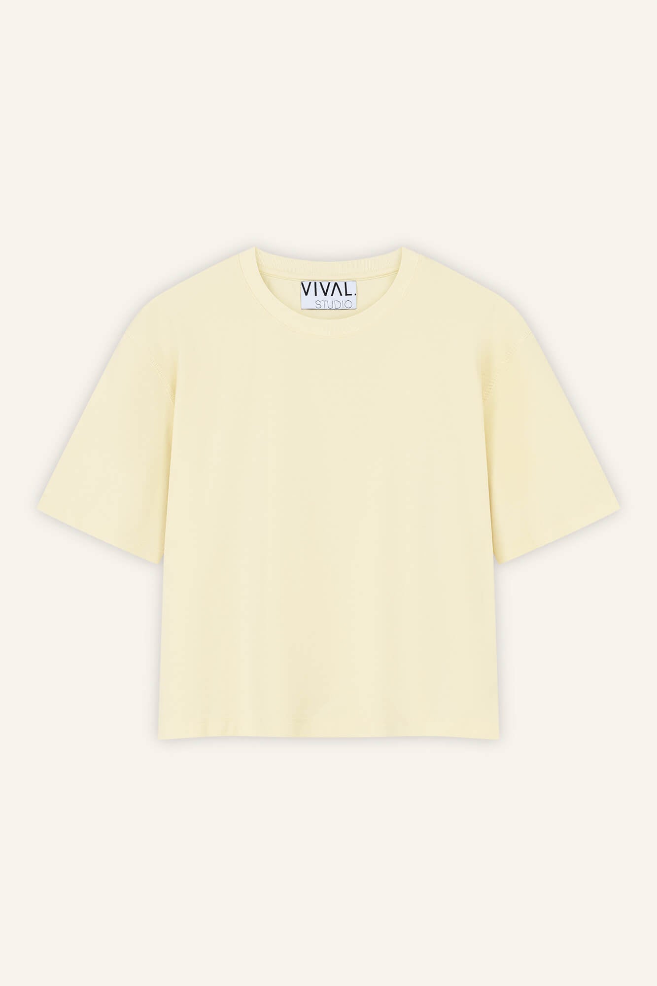 T-Shirt Lou in Butter von vorne by VIVAL.STUDIO