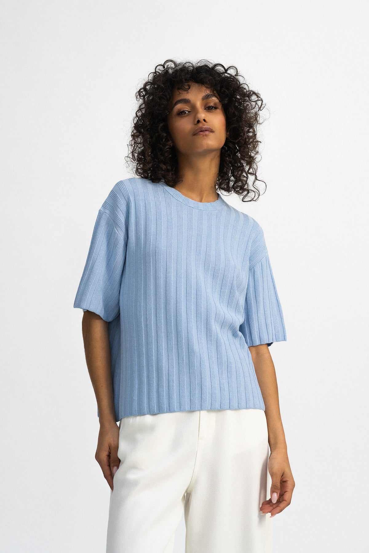 T-Shirt Romy in Hellblau von vorne by VIVAL.STUDIO