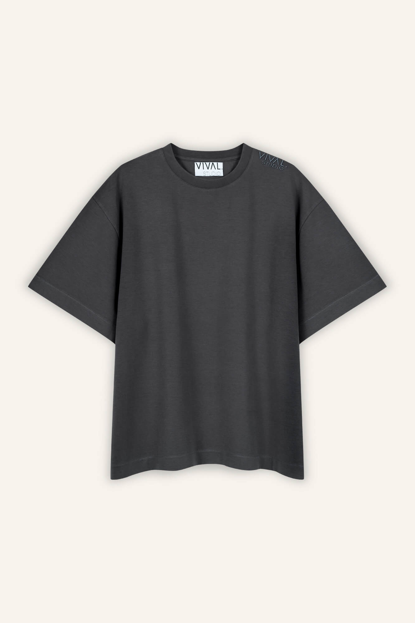 T-Shirt Sue in Asphalt von vorne by VIVAL.STUDIO