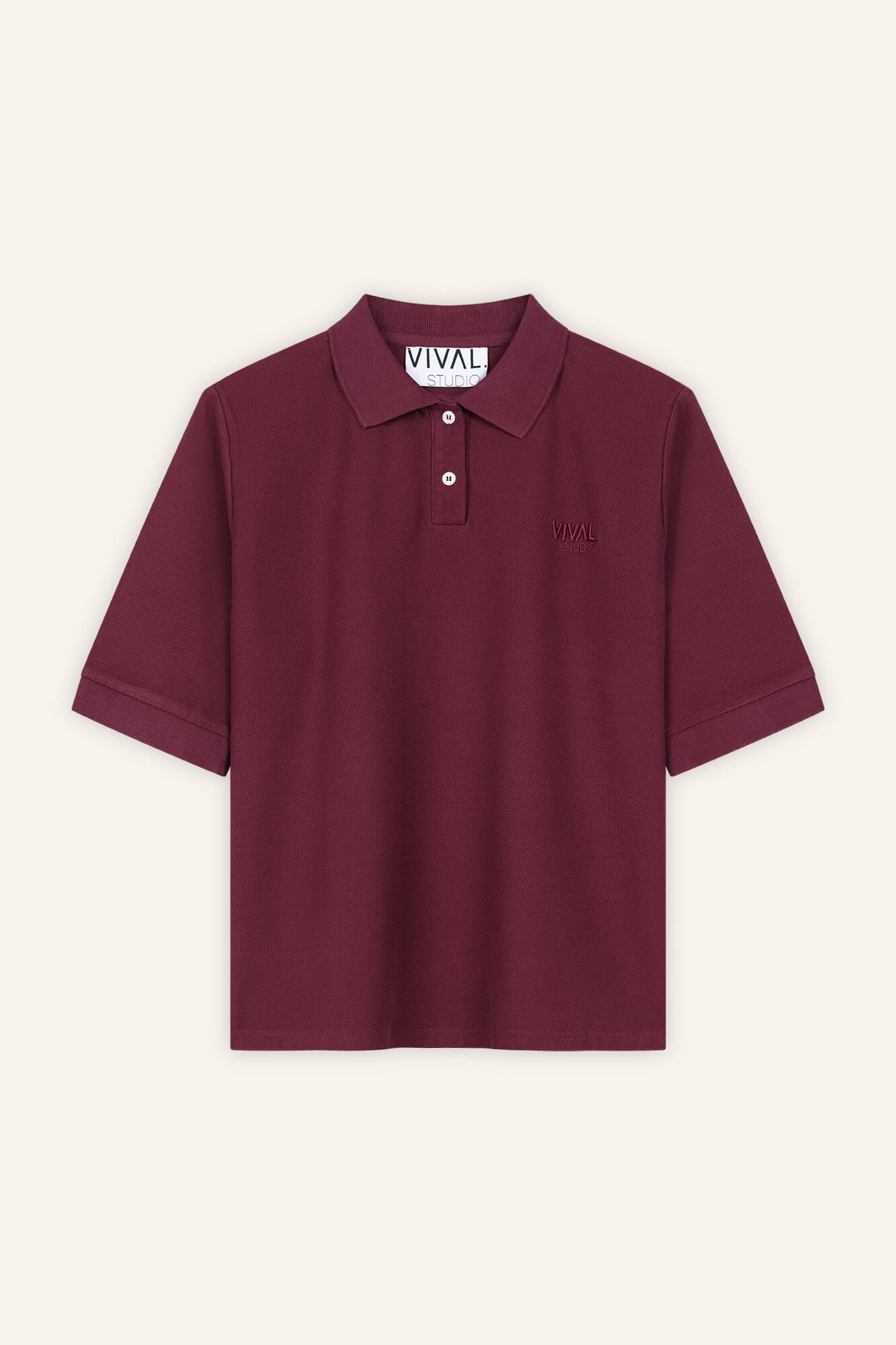 T-Shirt mit Polokragen Pat in Burgundy von vorne by VIVAL.STUDIO