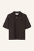 T-Shirt mit Polokragen Pat in Dunkelbraun von vorne by VIVAL.STUDIO