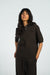 T-Shirt mit Polokragen Pat in Dunkelbraun von vorne by VIVAL.STUDIO