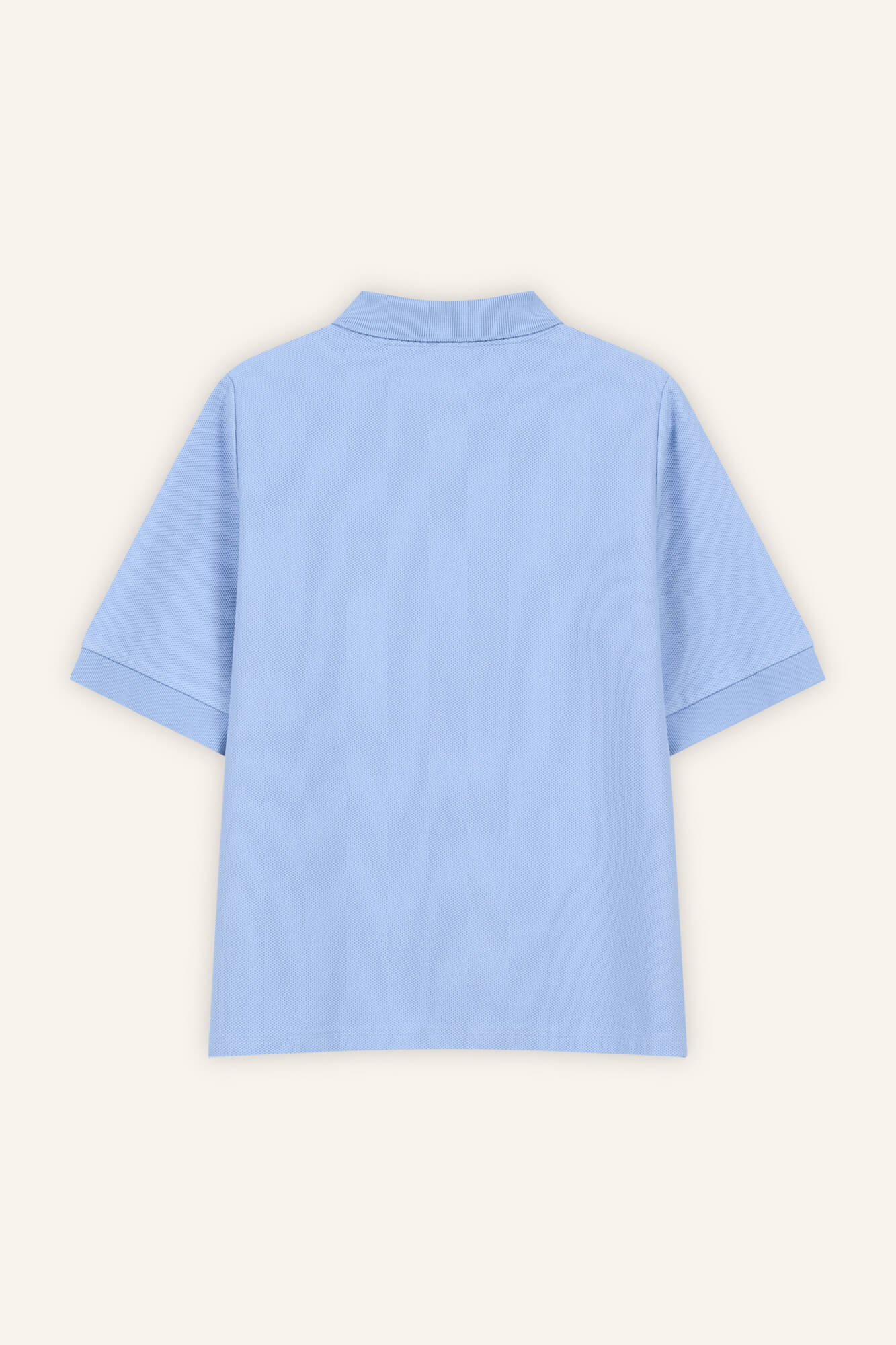 T-Shirt mit Polokragen Pat in Hellblau von hinten by VIVAL.STUDIO