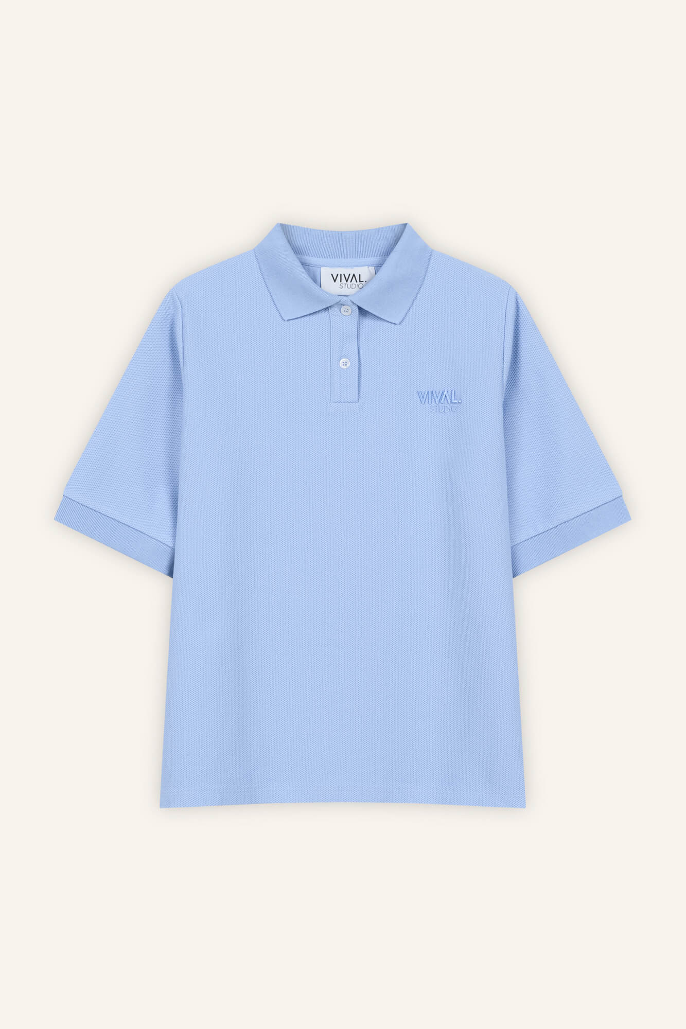 T-Shirt mit Polokragen Pat in Hellblau von vorne by VIVAL.STUDIO