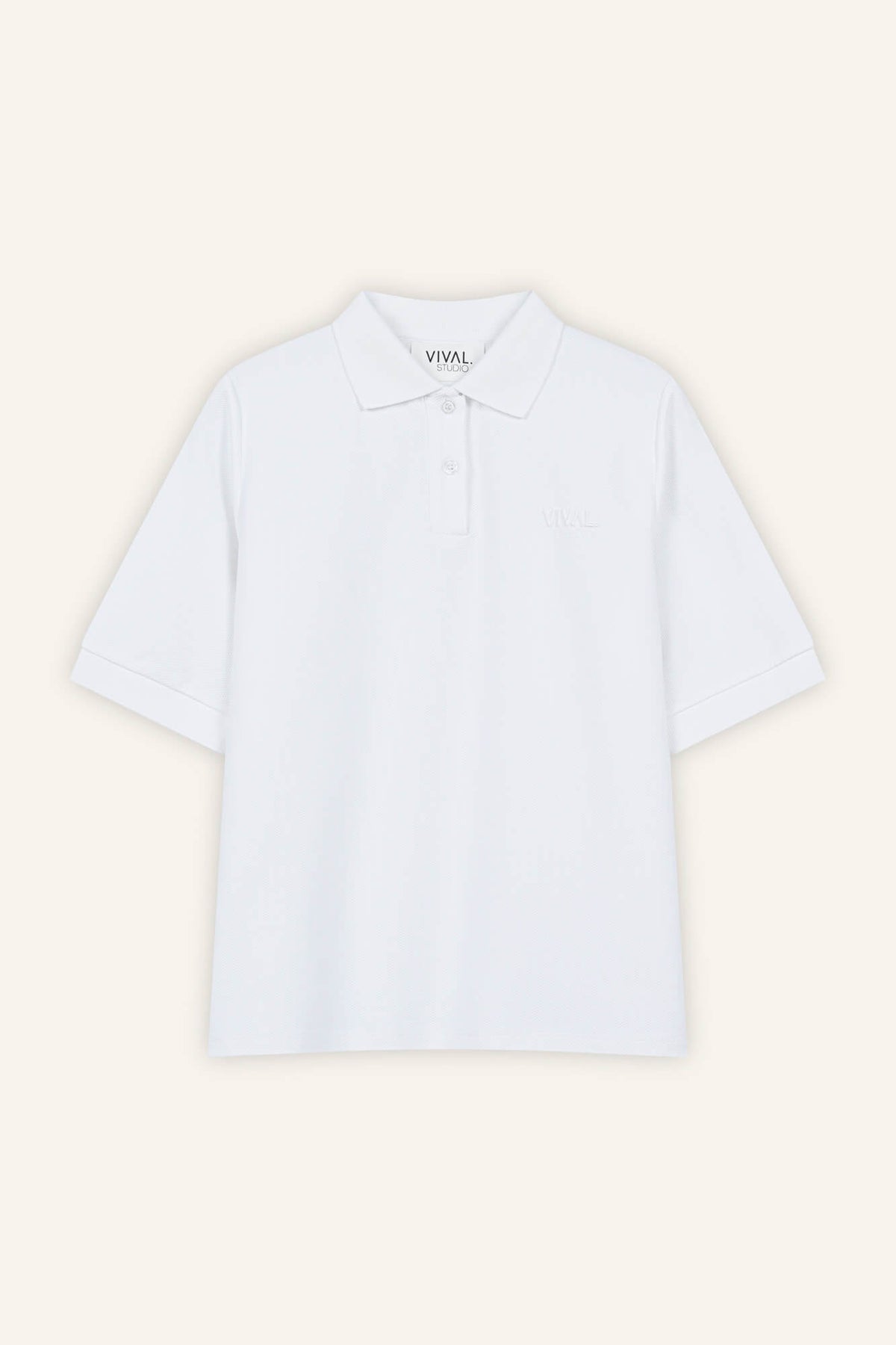 T-Shirt mit Polokragen Pat in Weiss von vorne by VIVAL.STUDIO