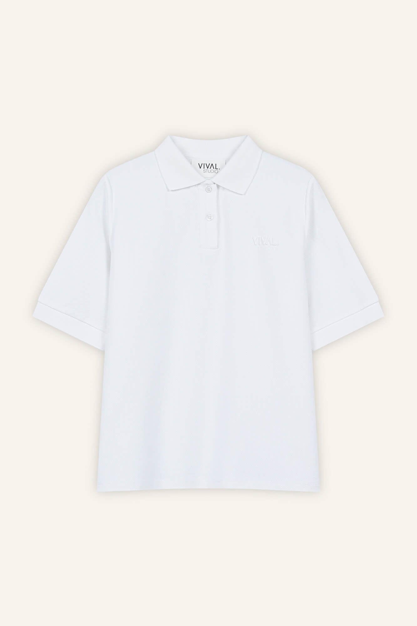 T-Shirt mit Polokragen Pat in Weiss von vorne by VIVAL.STUDIO