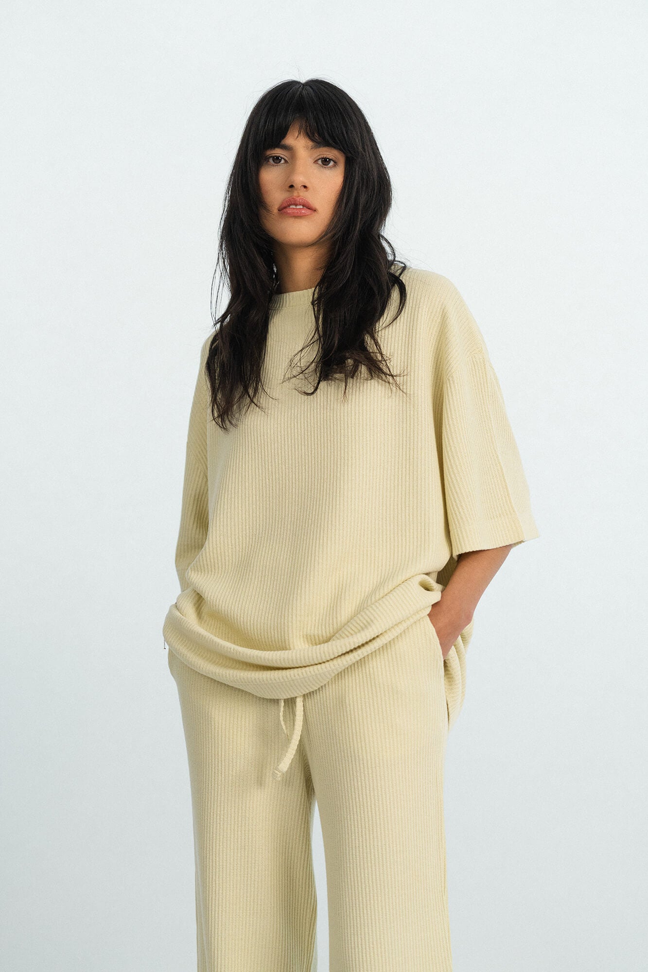 T-Shirt Skye in Butter von vorne by VIVAL.STUDIO