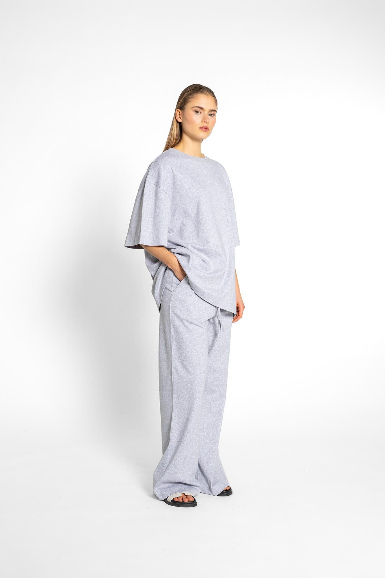  T-Shirt Sue in Hellgrau Melange by VIVAL.STUDIO