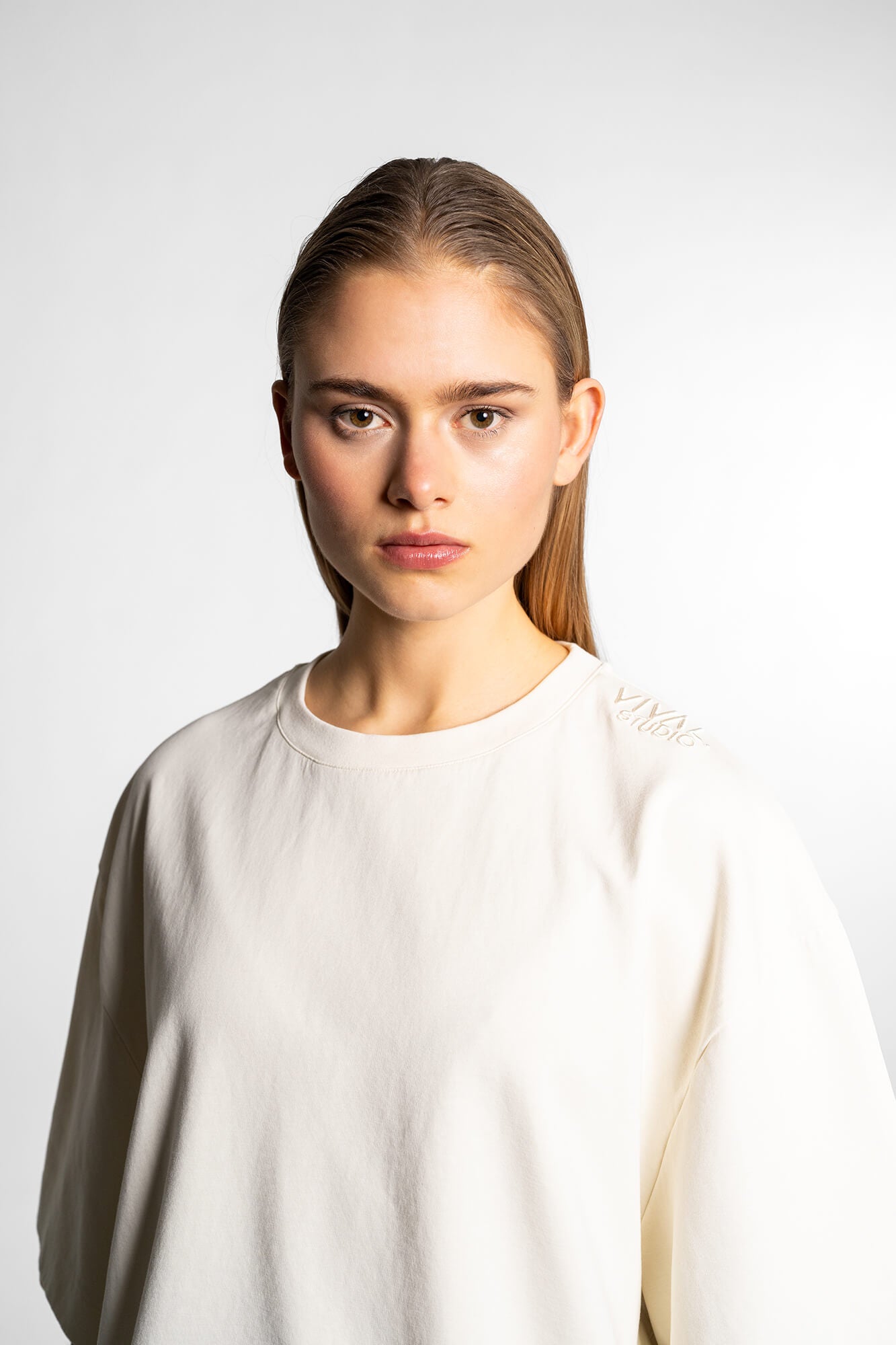 T-Shirt Sue in tofu by VIVAL.STUDIO