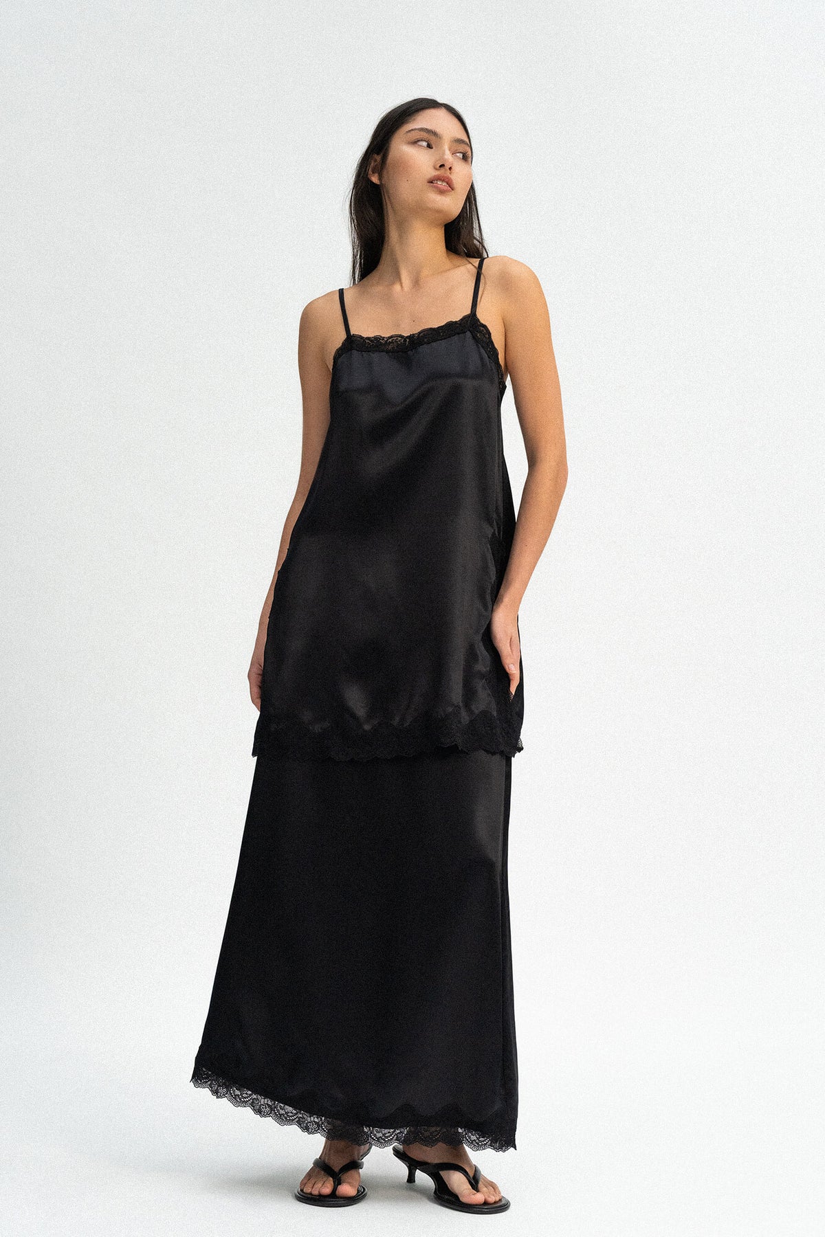 Top Lacie in Schwarz von vorne by VIVAL.STUDIO