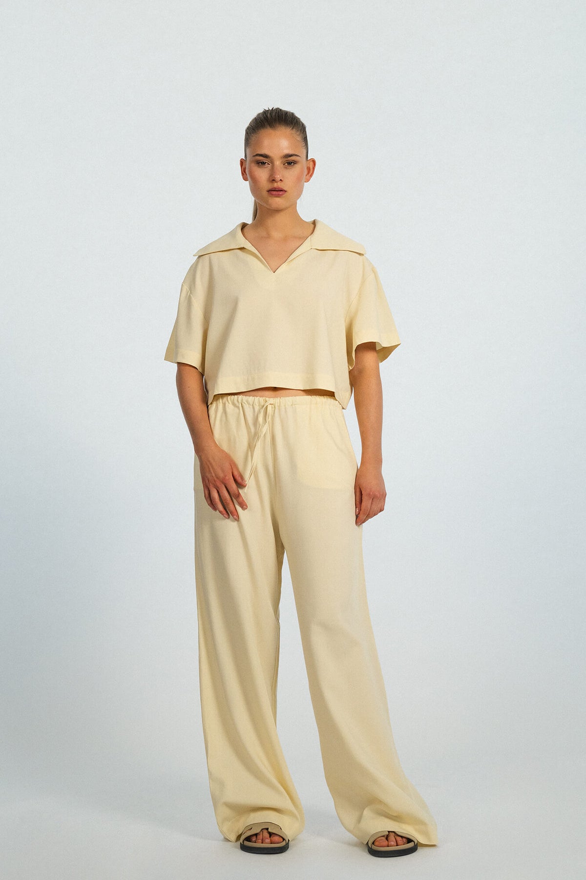 Top Liv in Butter von vorne by VIVAL.STUDIO