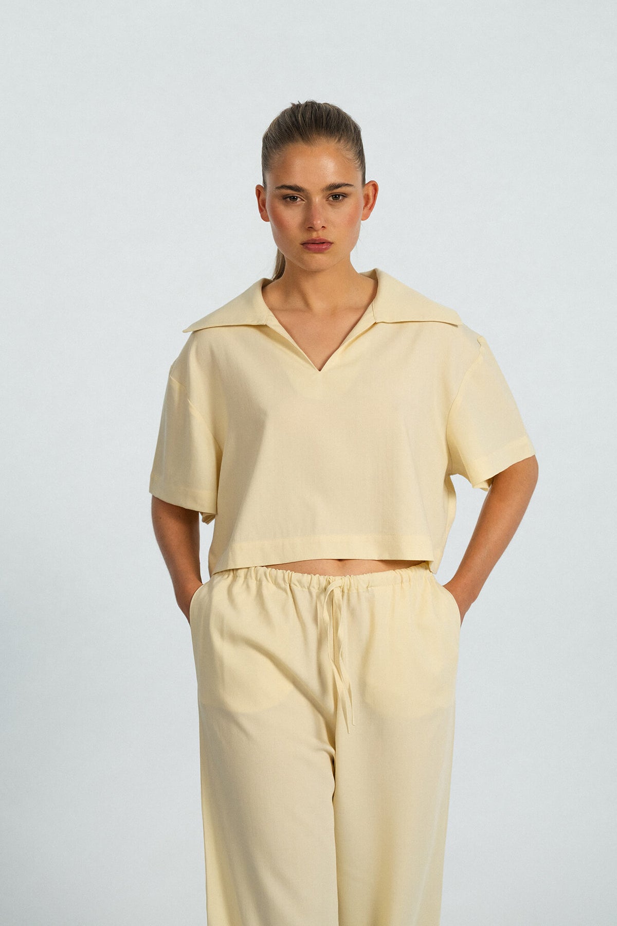 Top Liv in Butter von vorne by VIVAL.STUDIO