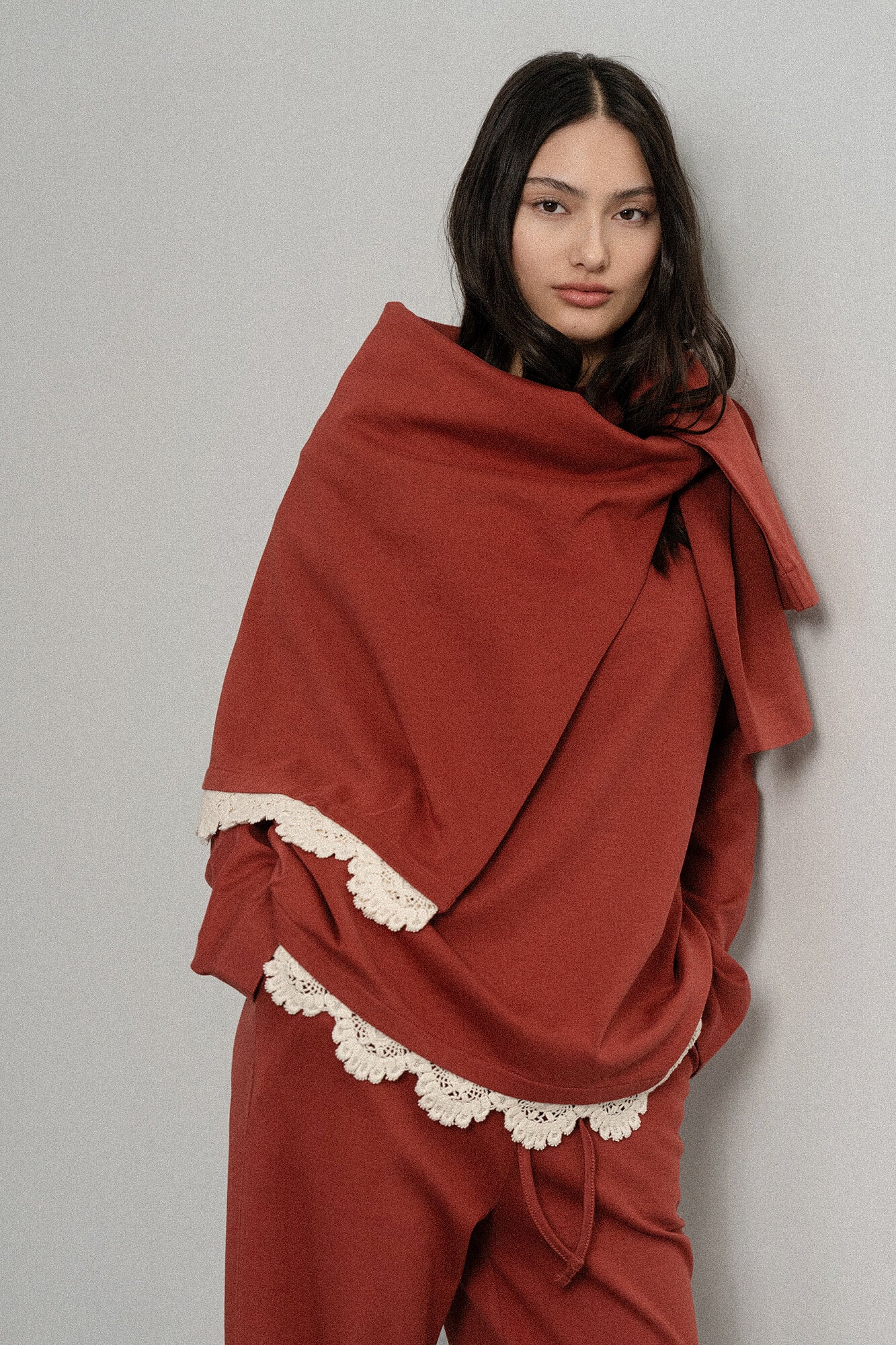 Langarmshirt Sue in Lava mit Crochet by VIVAL.STUDIO