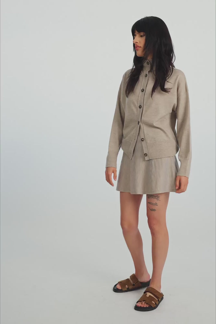 Cardigan Kate in Oatmeal Video by VIVAL.STUDIO