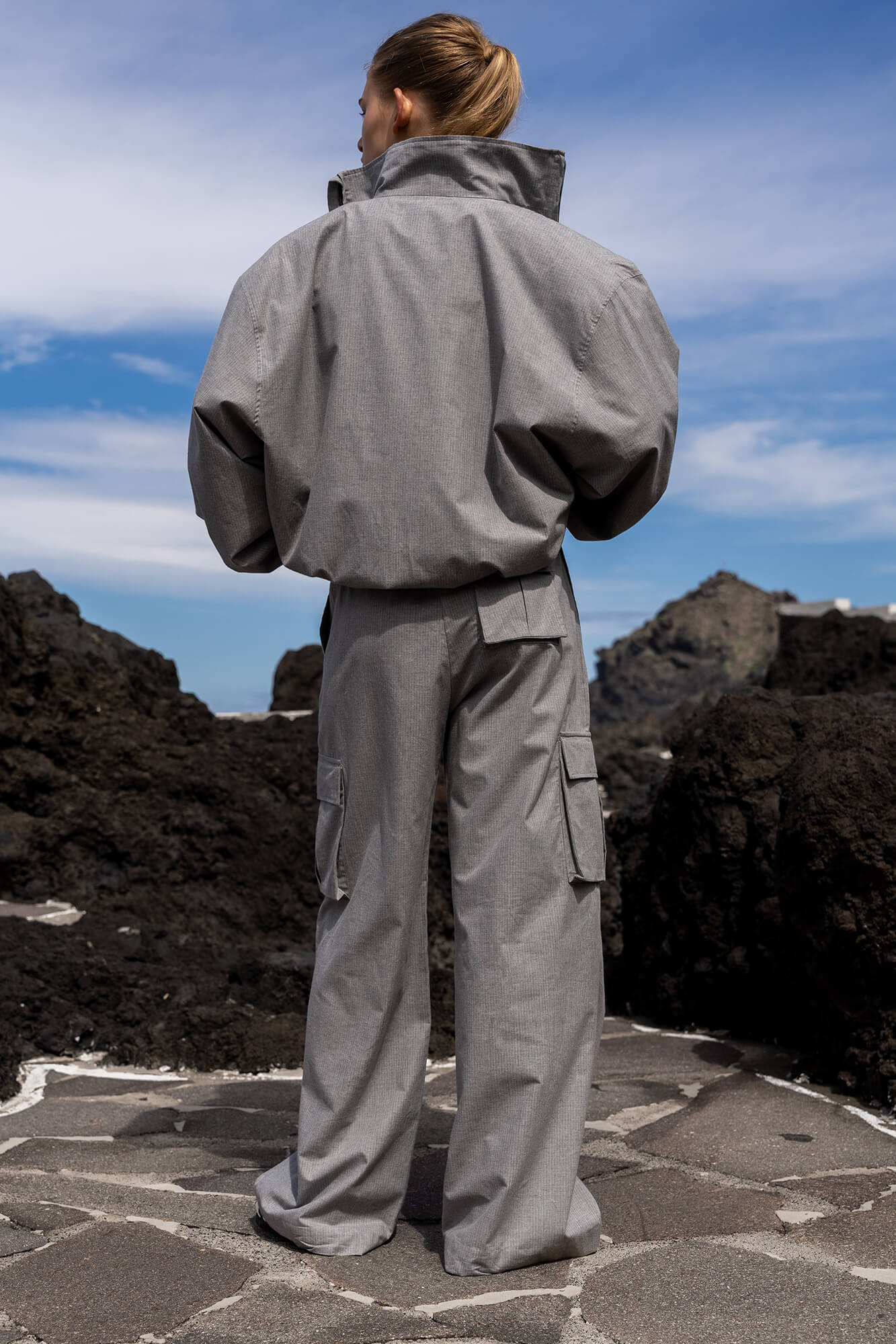 Hose Kim in hellgrau by VIVAL.STUDIO