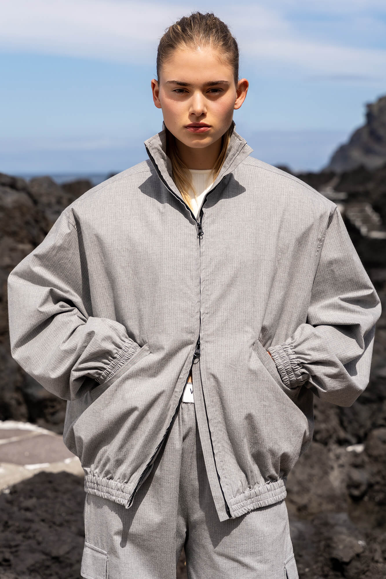 Jacke Kai in hellgrau by VIVAL.STUDIO