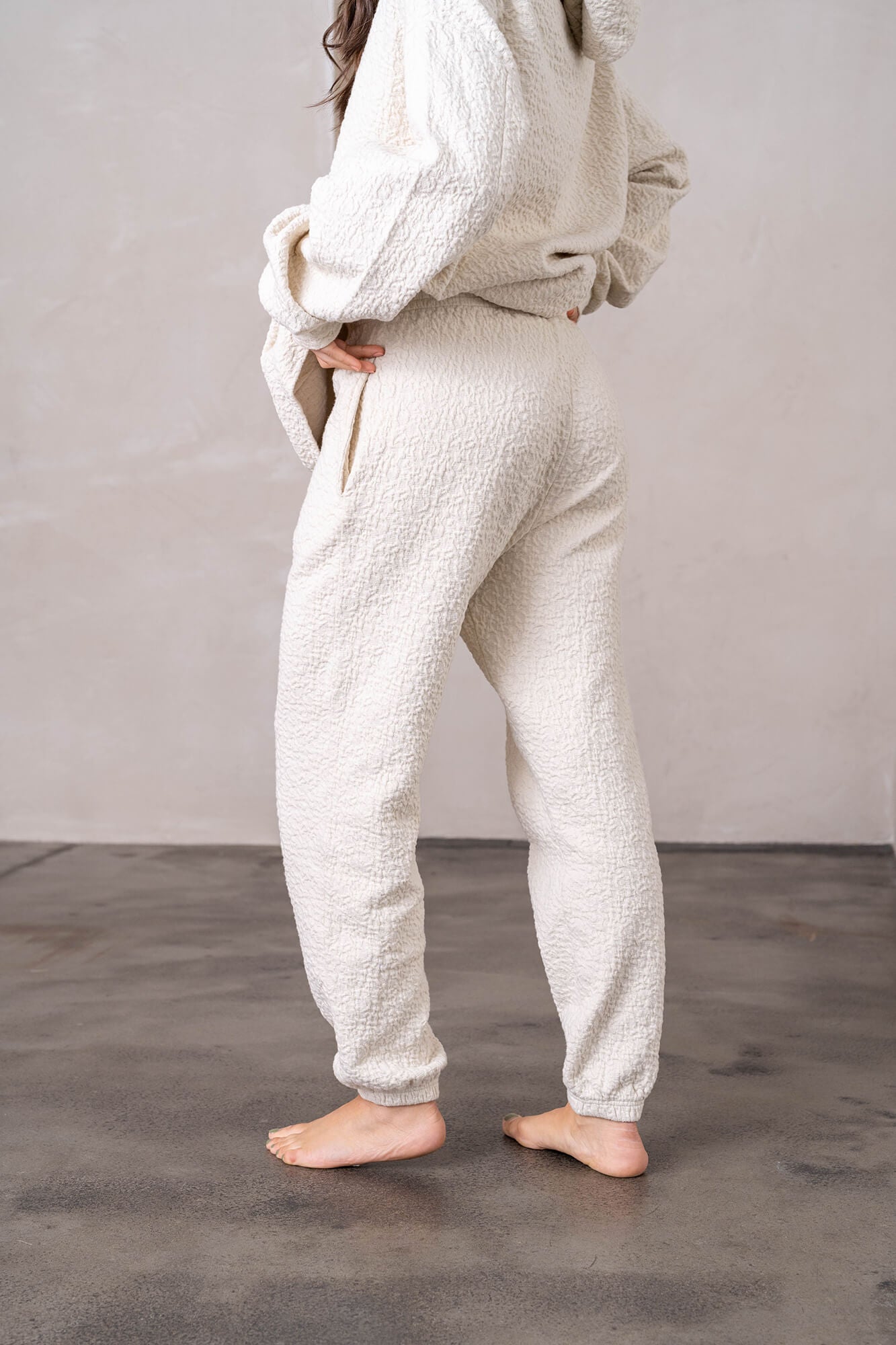 Jogginghose Popcorn in beige by VIVAL.STUDIO