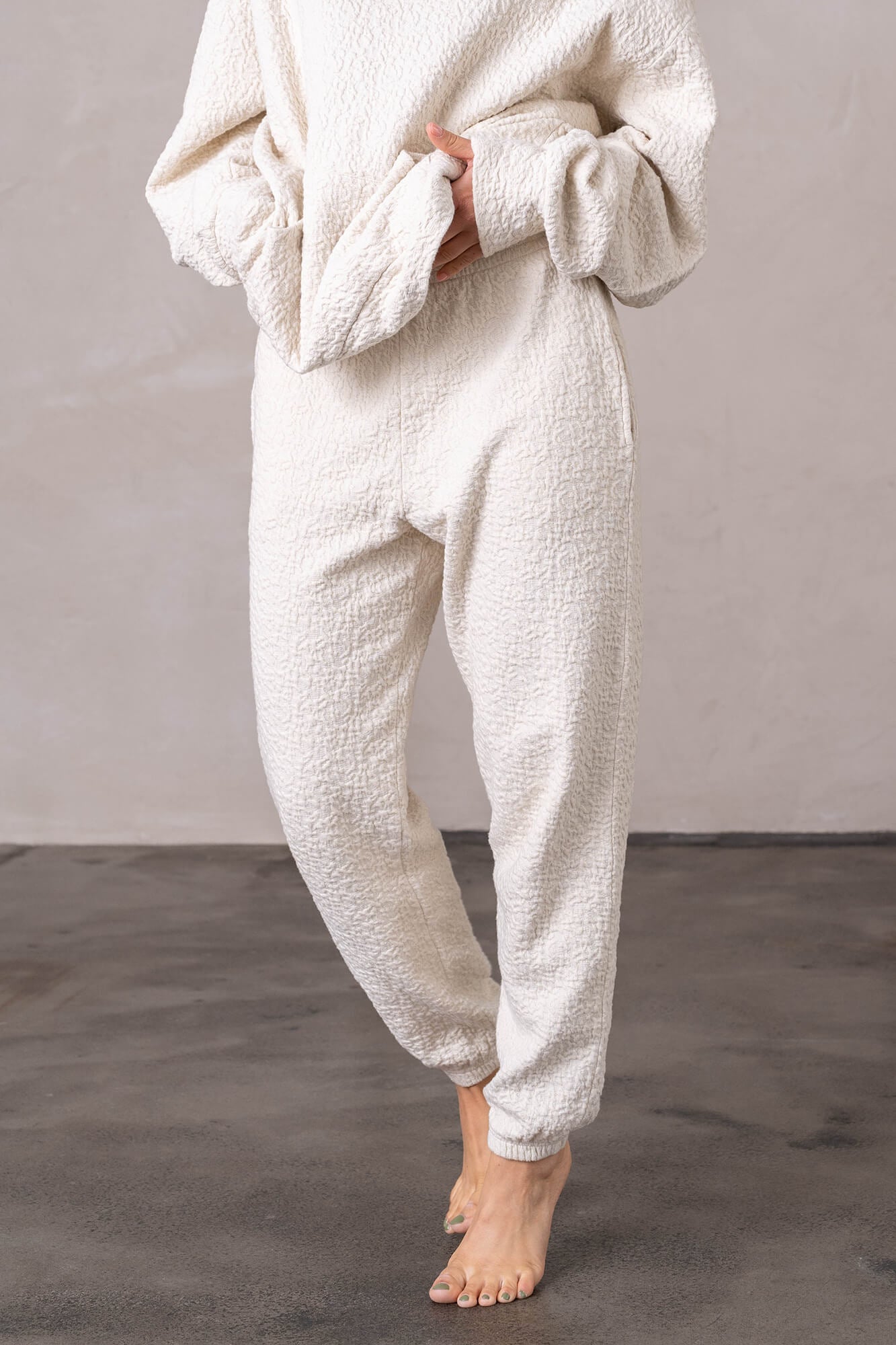 Jogginghose Popcorn in beige by VIVAL.STUDIO