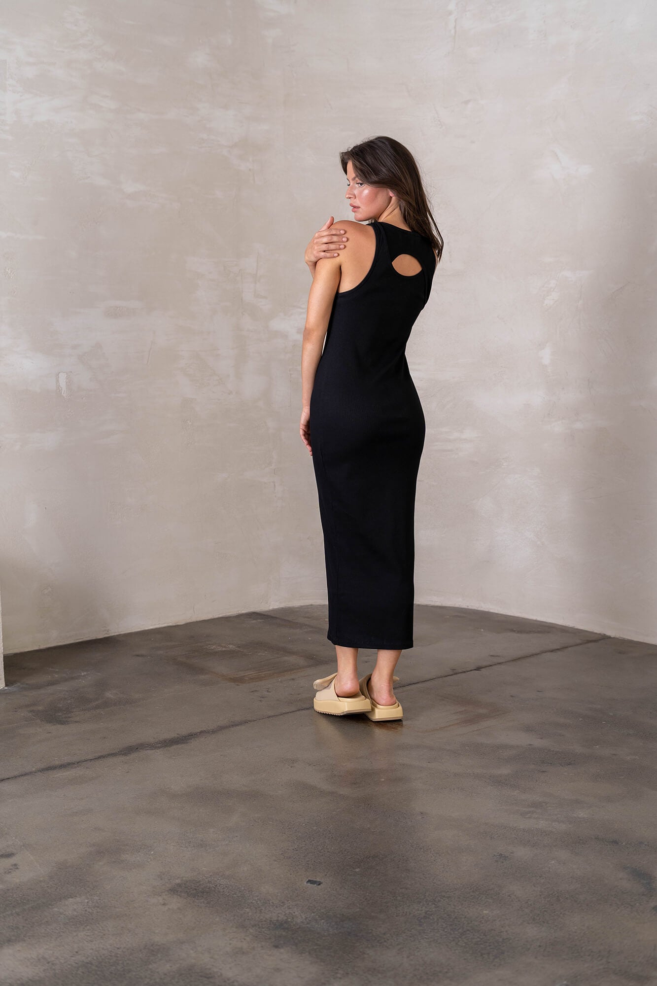 Kleid Taja in schwarz by VIVAL.STUDIO
