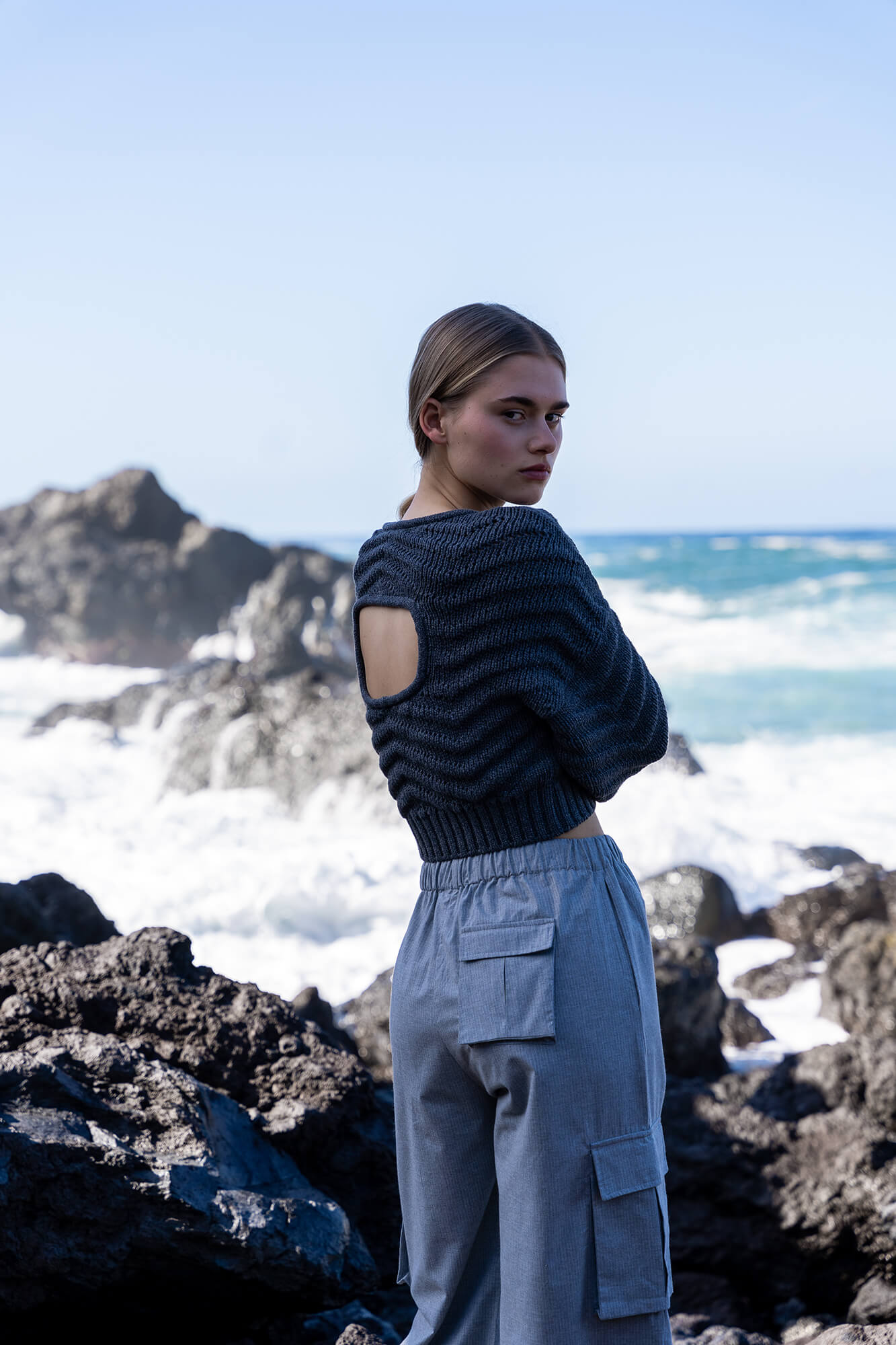 Pullover Lia in anthrazit by VIVAL.STUDIO