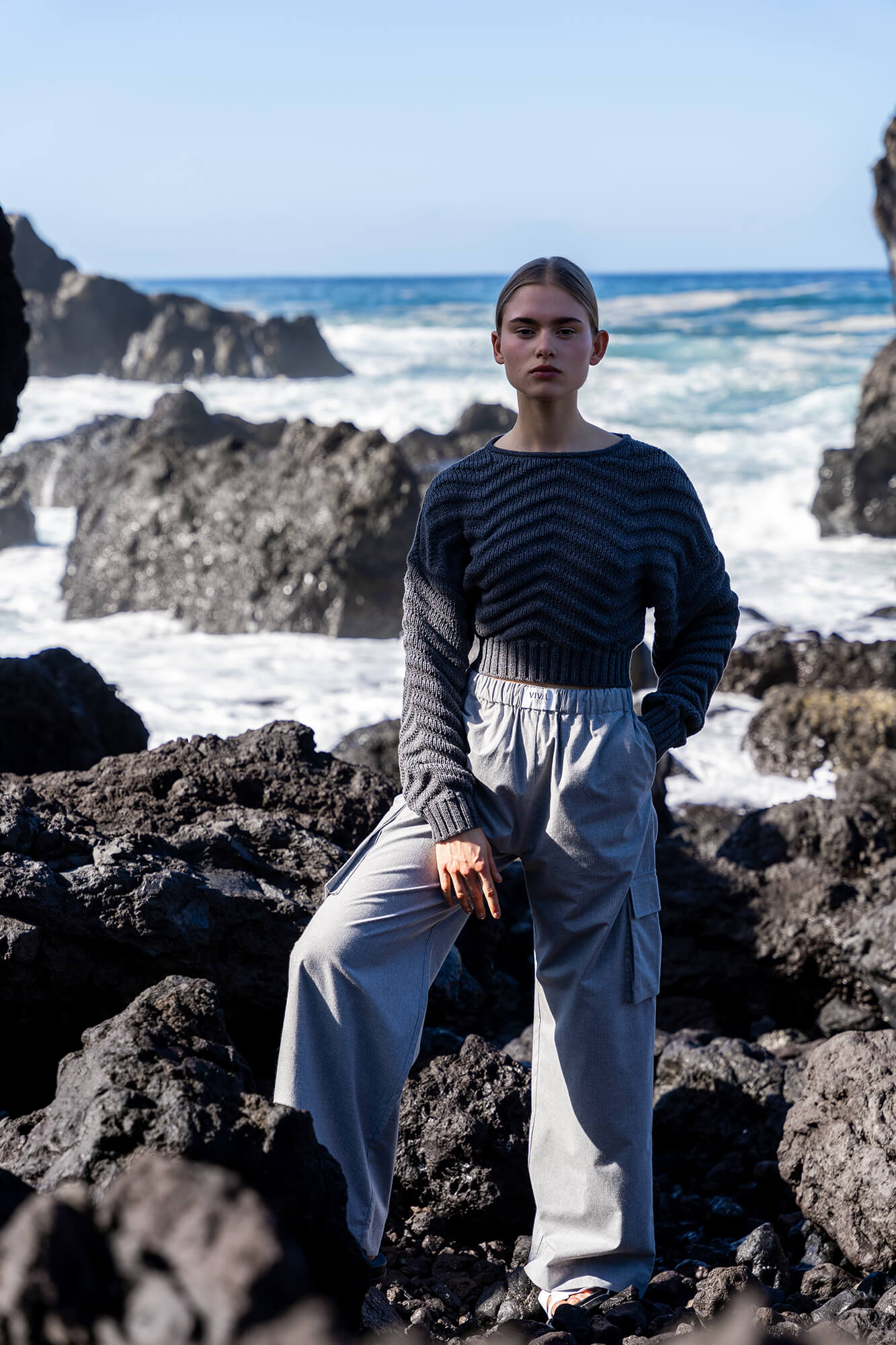 Pullover Lia in anthrazit by VIVAL.STUDIO