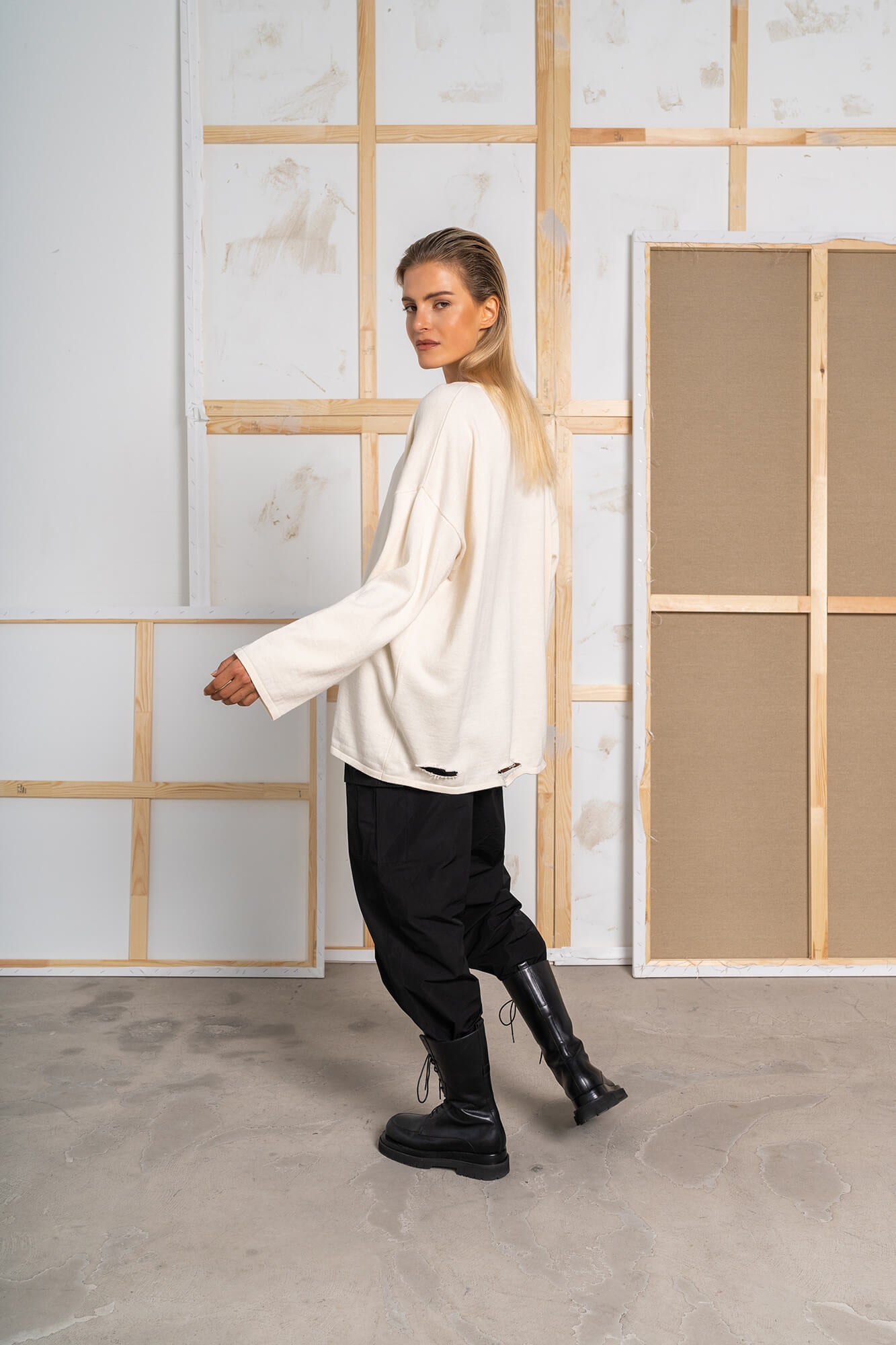 Pullover Sophia in beige by VIVAL.STUDIO