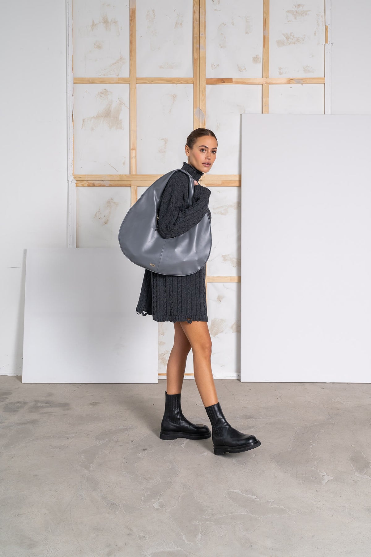Tasche Kat in anthrazit by VIVAL.STUDIO
