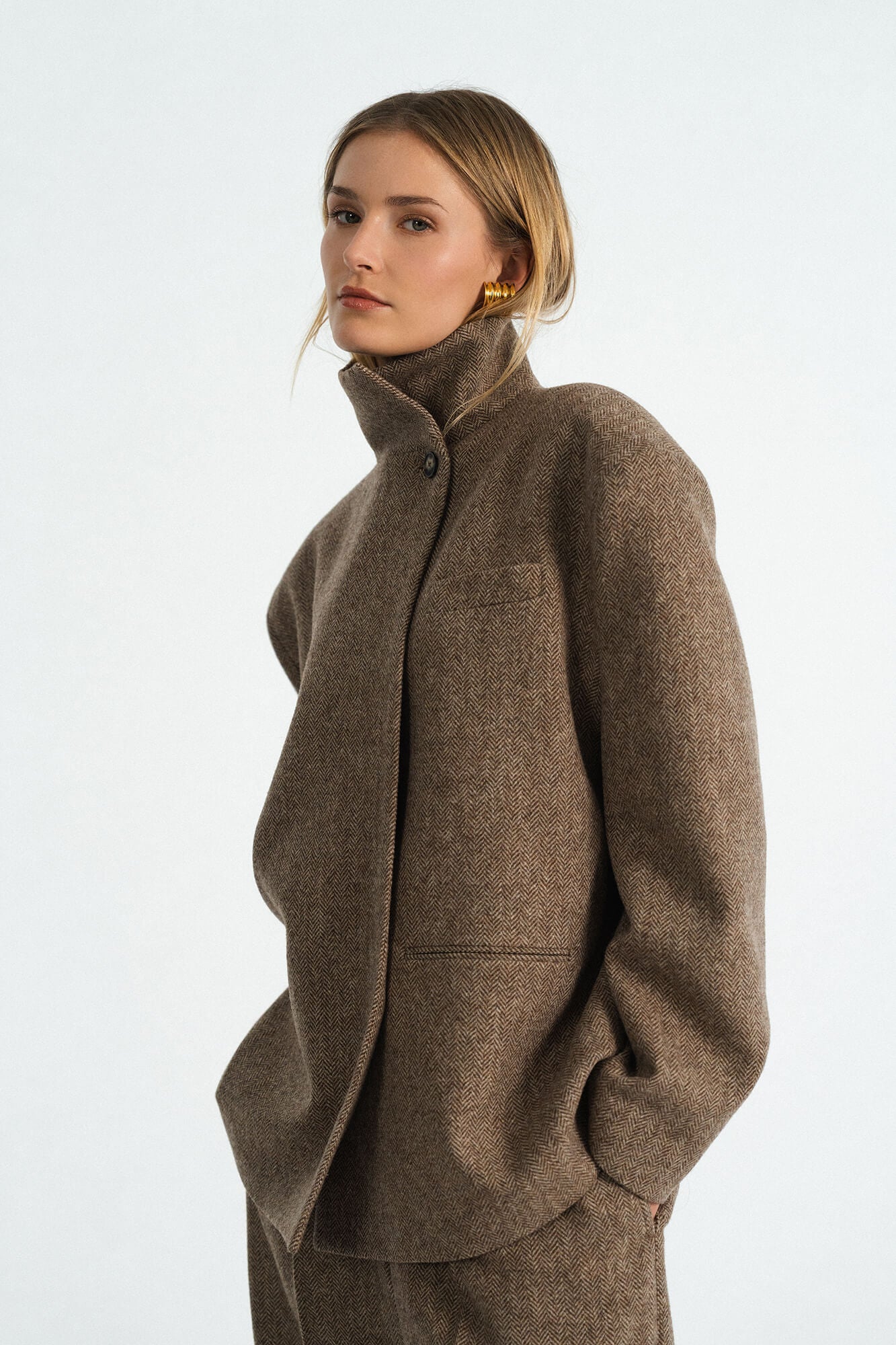 Blazer Alba in Braun Multi von vorne by VIVAL.STUDIO