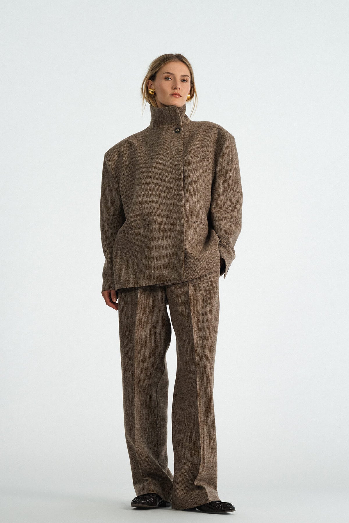 Blazer Alba in Braun Multi von vorne by VIVAL.STUDIO