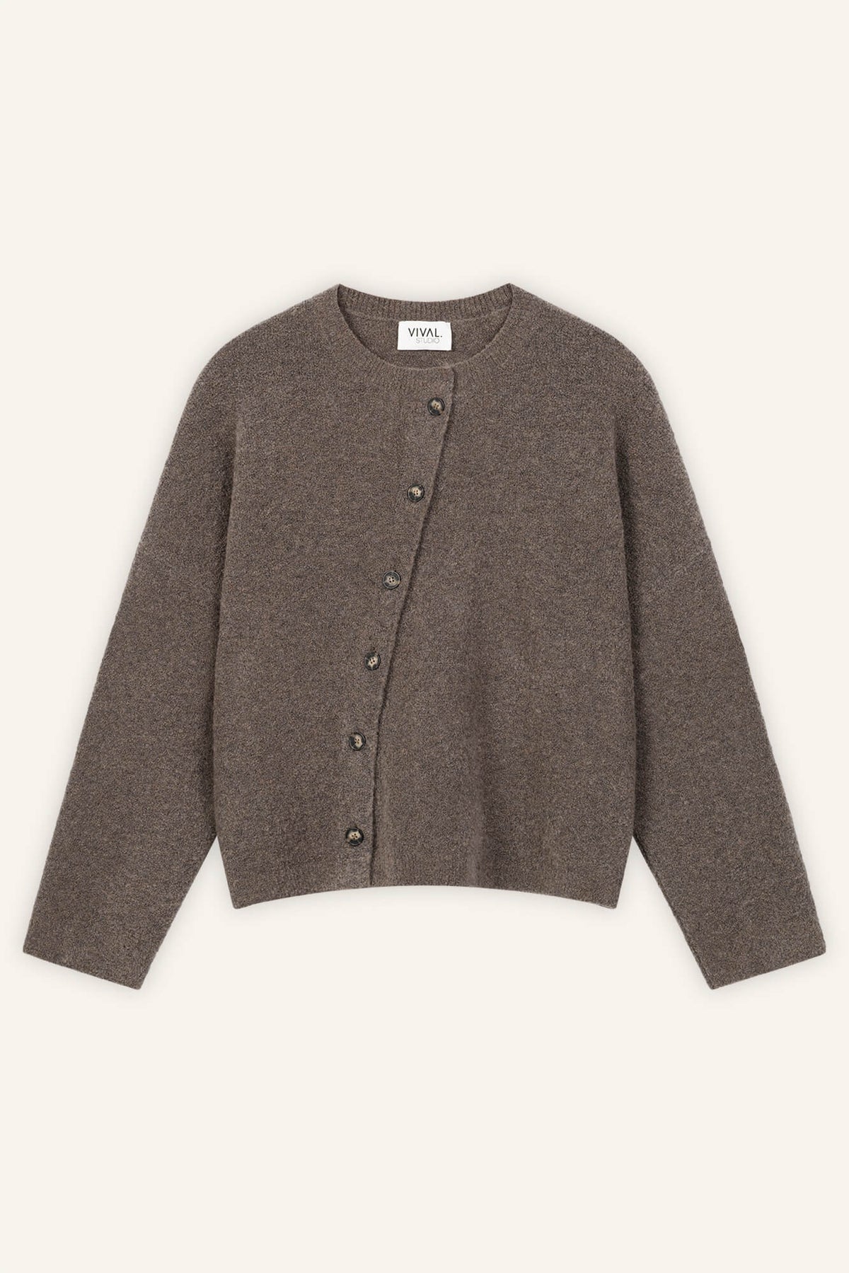 Carigan Nad in Nougat von vorne by VIVAL.STUDIO