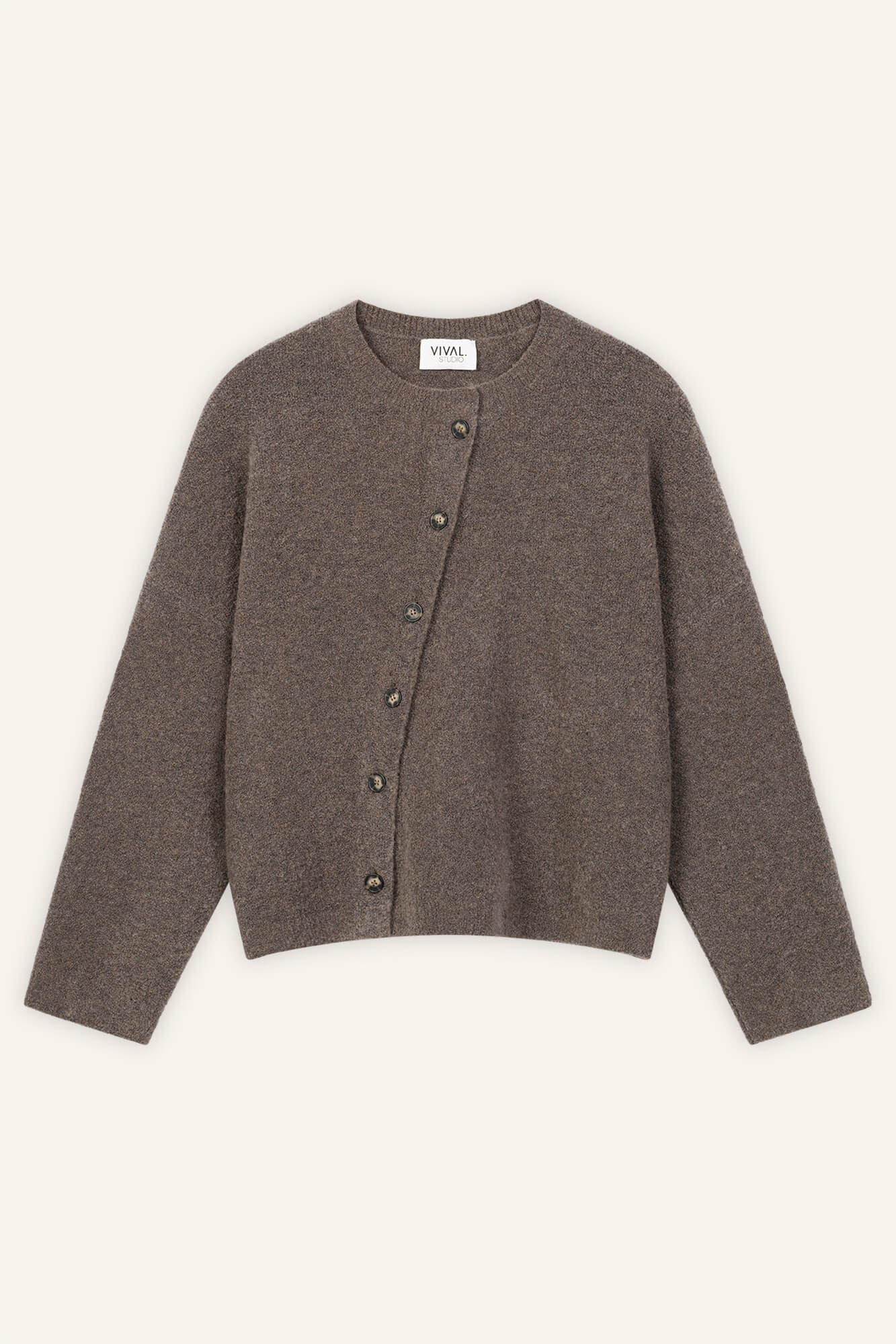 Carigan Nad in Nougat von vorne by VIVAL.STUDIO