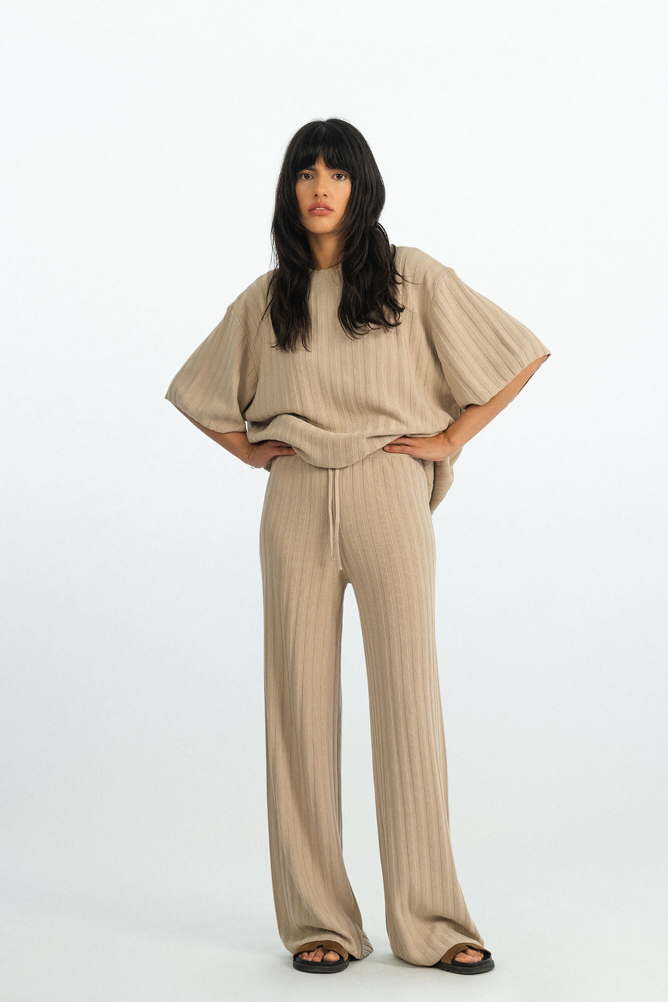 Hose Romy in Oatmeal von vorne by VIVAL.STUDIO