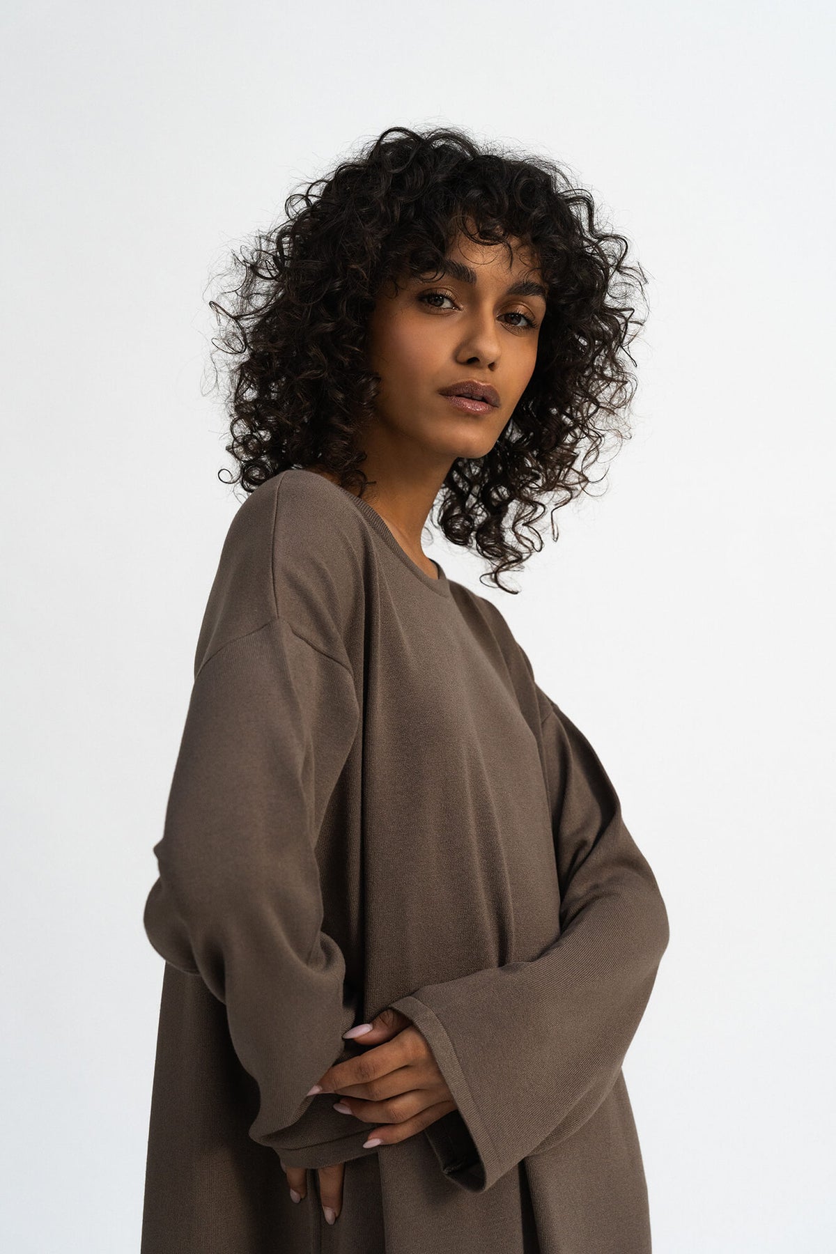 Kleid Rim in Nougat von vorne by VIVAL.STUDIO