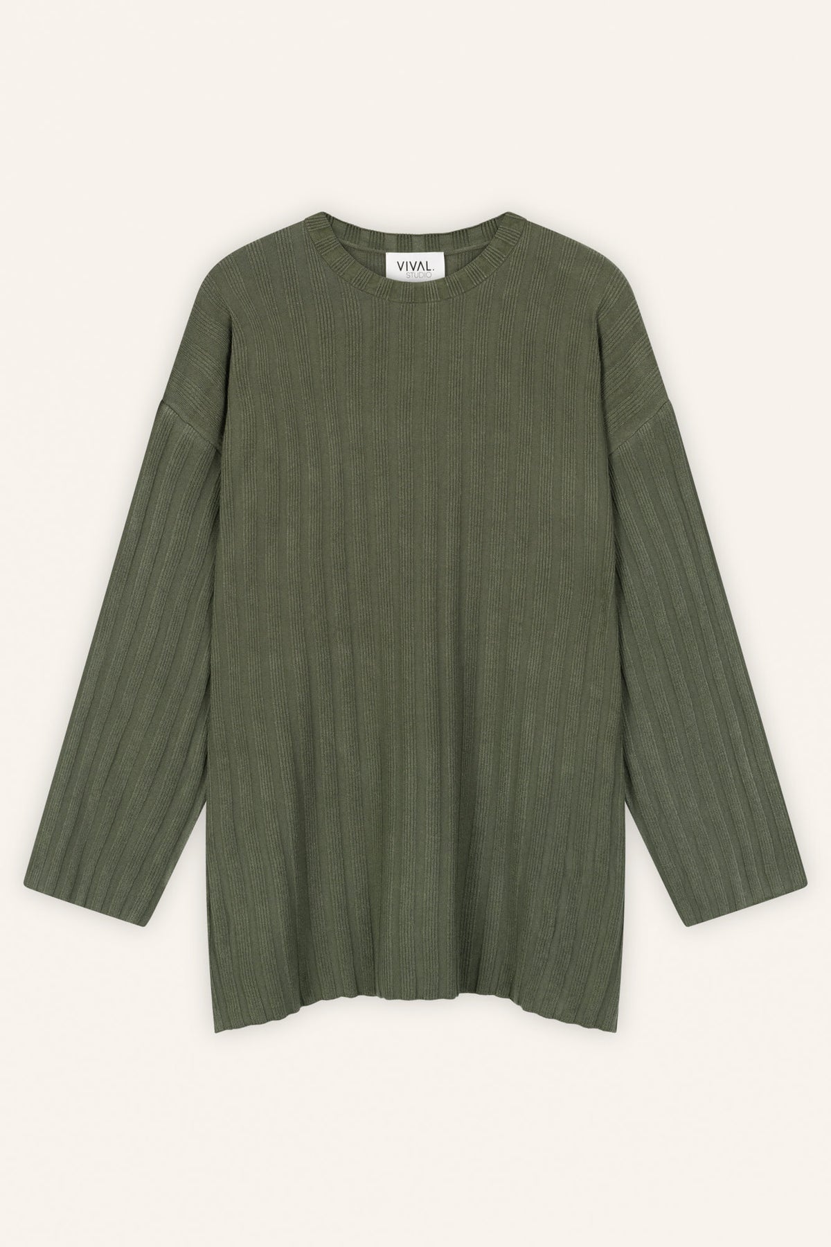 Langarmshirt Romy in Oliv von vorne by VIVAL.STUDIO