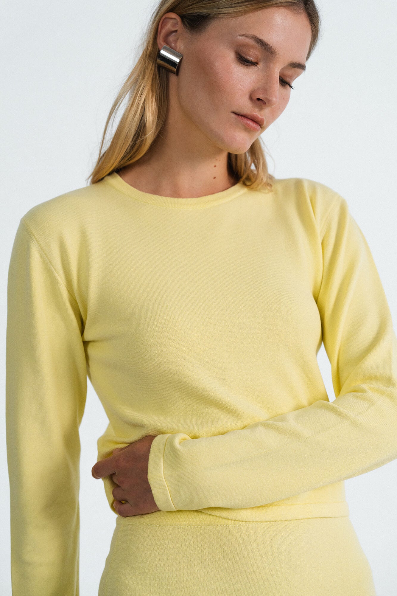 Langarmshirt Rim in Lemon von vorne by VIVAL.STUDIO