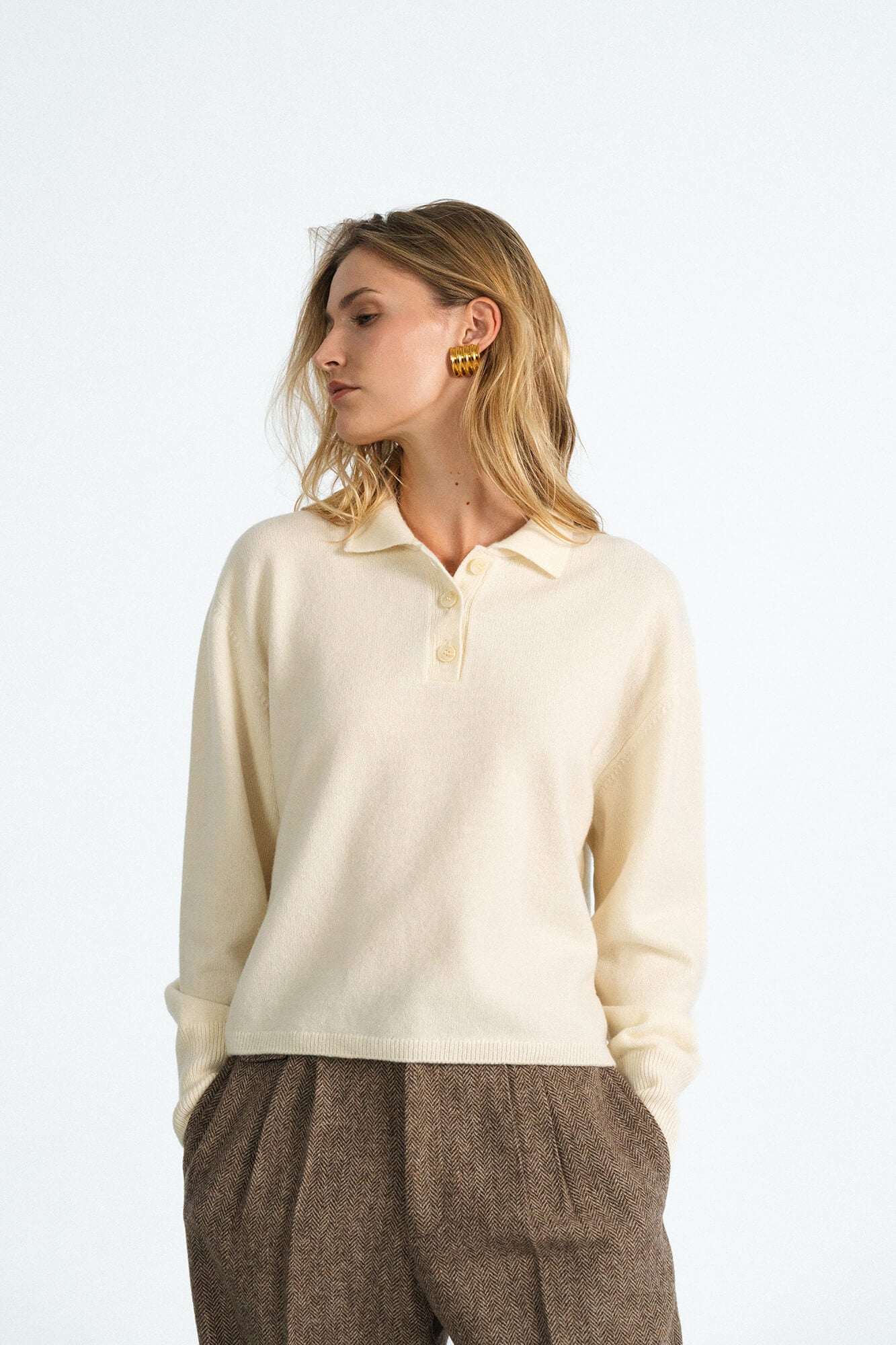 Pullover Lindsay in Buttermilk von vorne by VIVAL.STUDIO