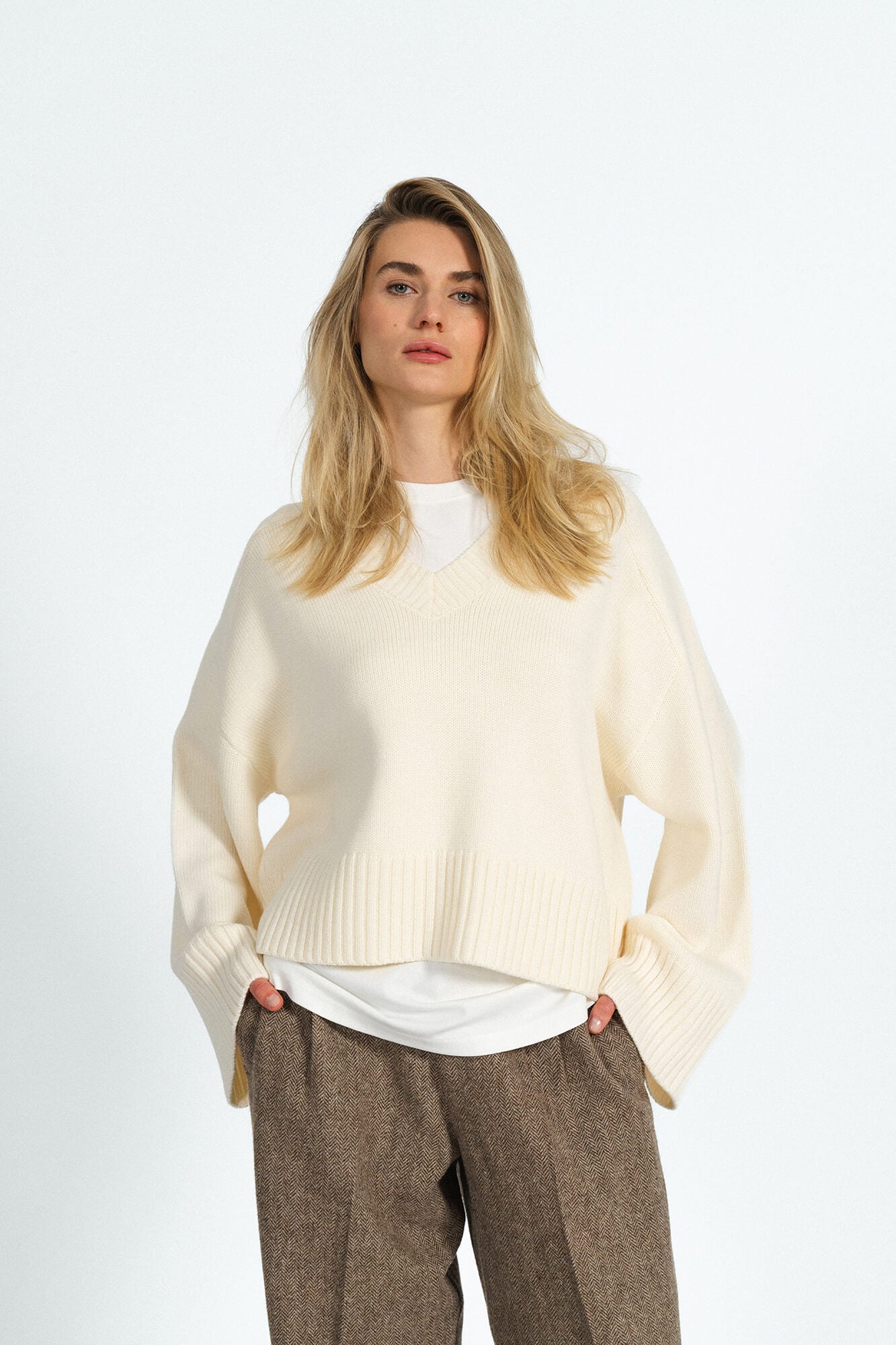Pullover Liz in Buttermilk von vorne by VIVAL.STUDIO