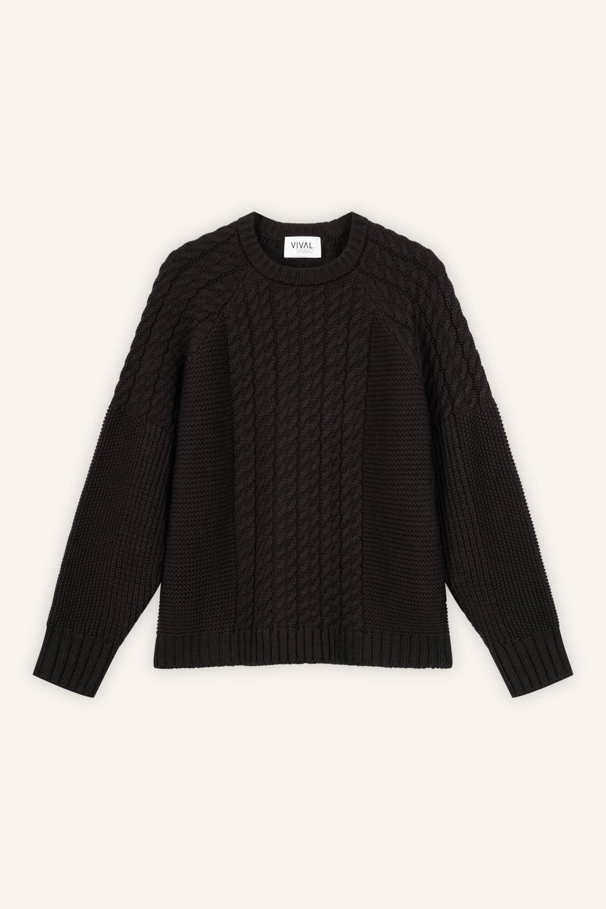 Pullover Noah in Dunkelbraun von vorne by VIVAL.STUDIO