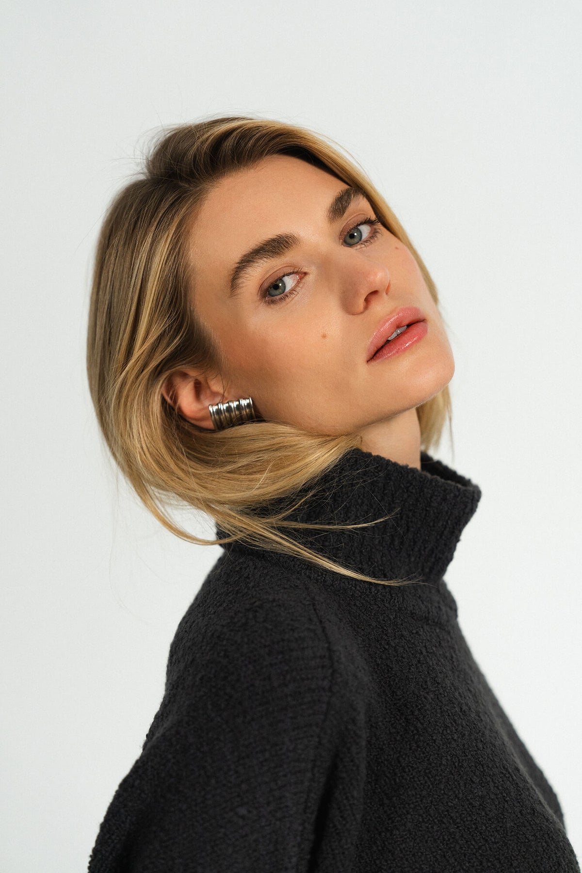 Pullover Ruby in Asphalt Detail by VIVAL.STUDIO