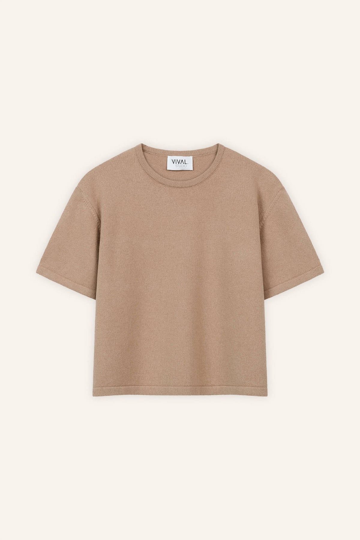 T-Shirt Lindsay in Camel von Vorne by VIVAL.STUDIO