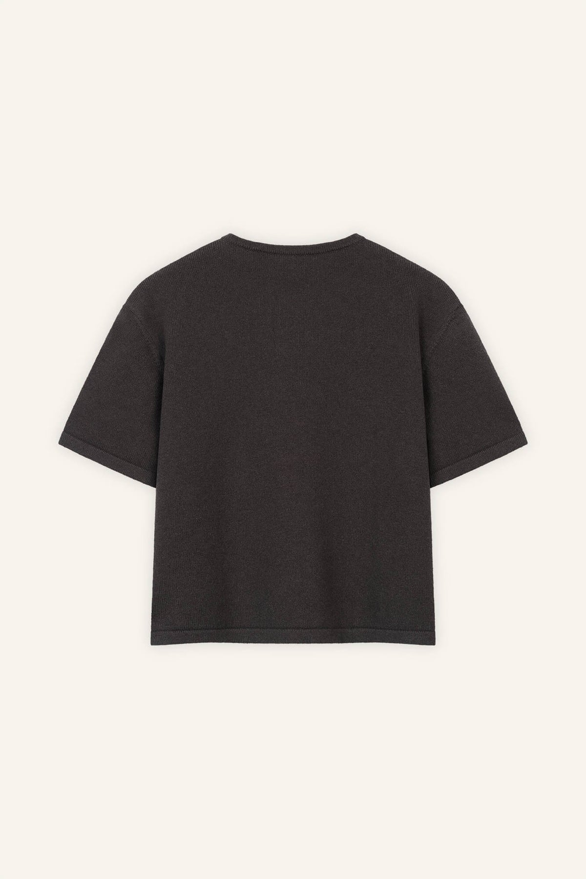 T-Shirt Lindsay in Dunkelbraun von hinten by VIVAL.STUDIO