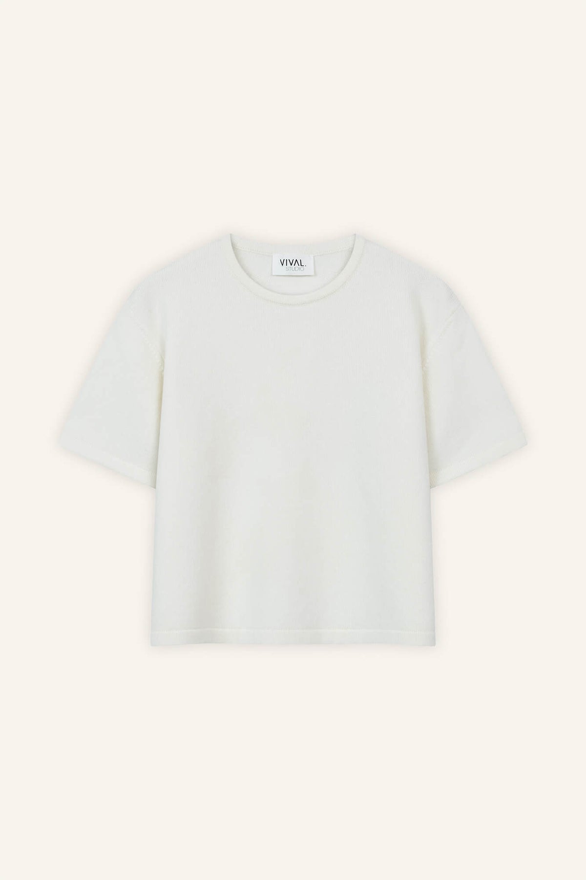 T-Shirt Lindsay in Offwhite von vorne by VIVAL.STUDIO