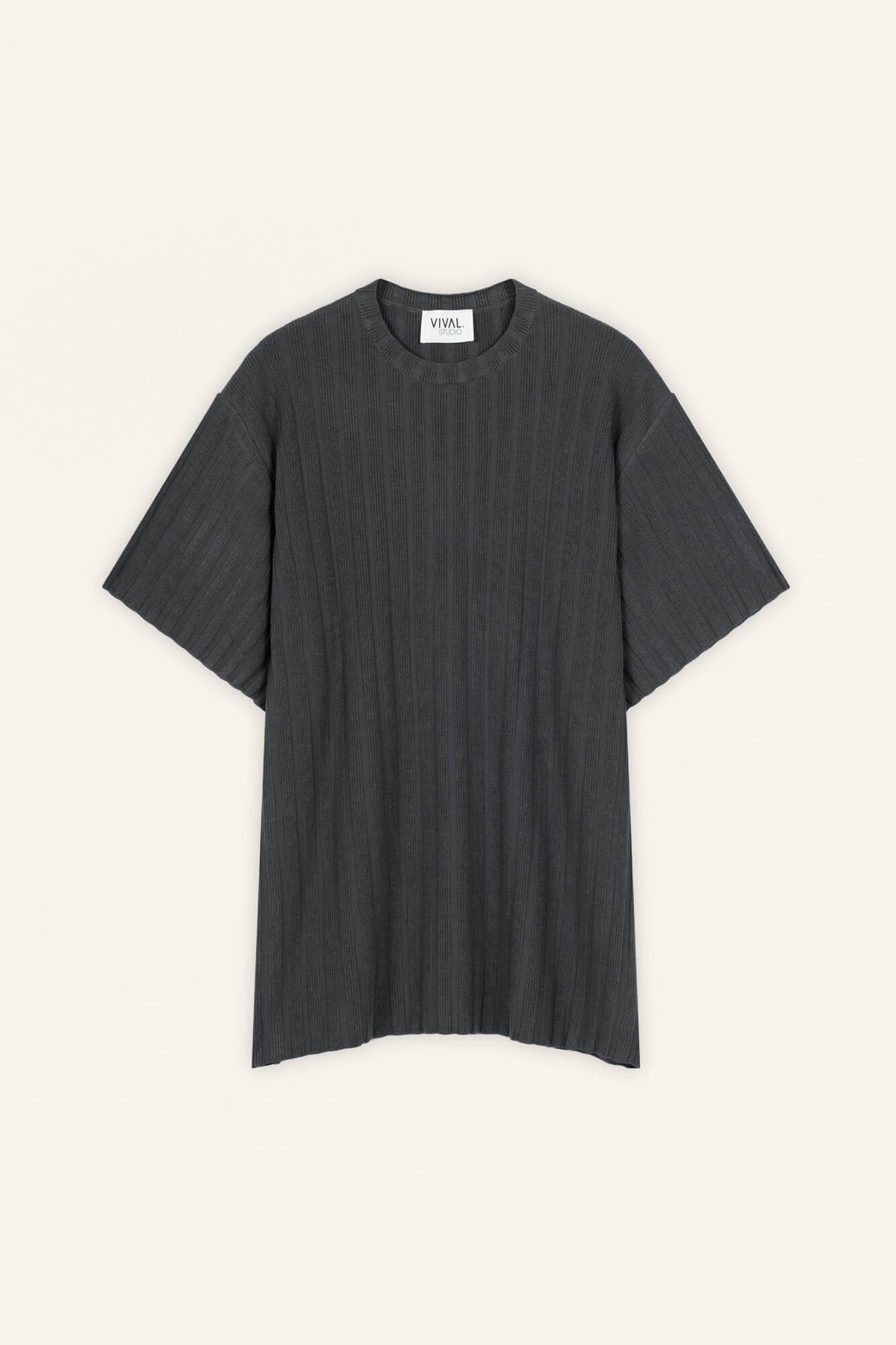 T-Shirt Romy in Asphalt von vorne by VIVAL.STUDIO
