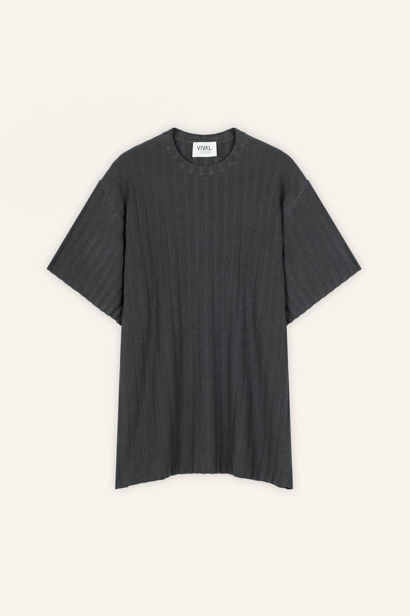 T-Shirt Romy in Asphalt von vorne by VIVAL.STUDIO
