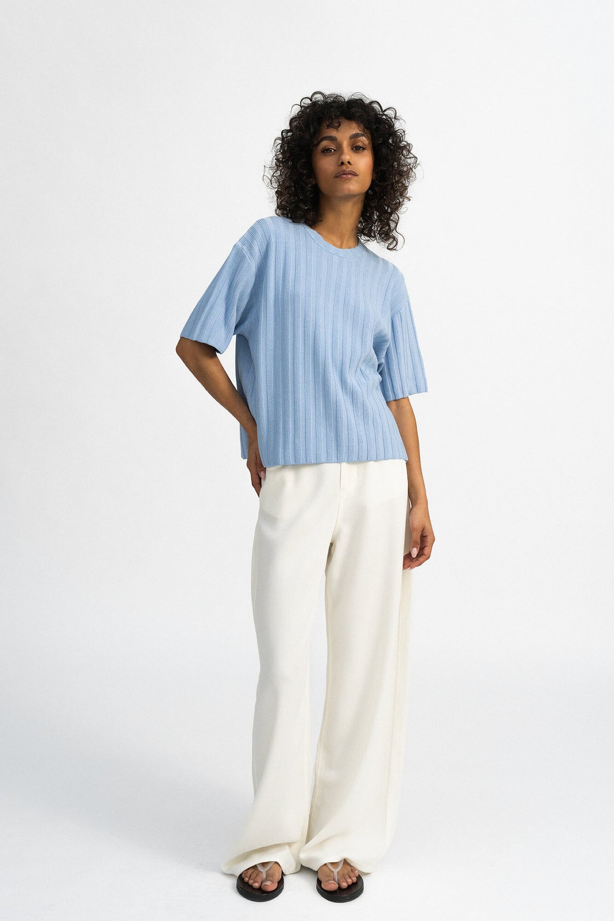 T-Shirt Romy in Hellblau von vorne by VIVAL.STUDIO