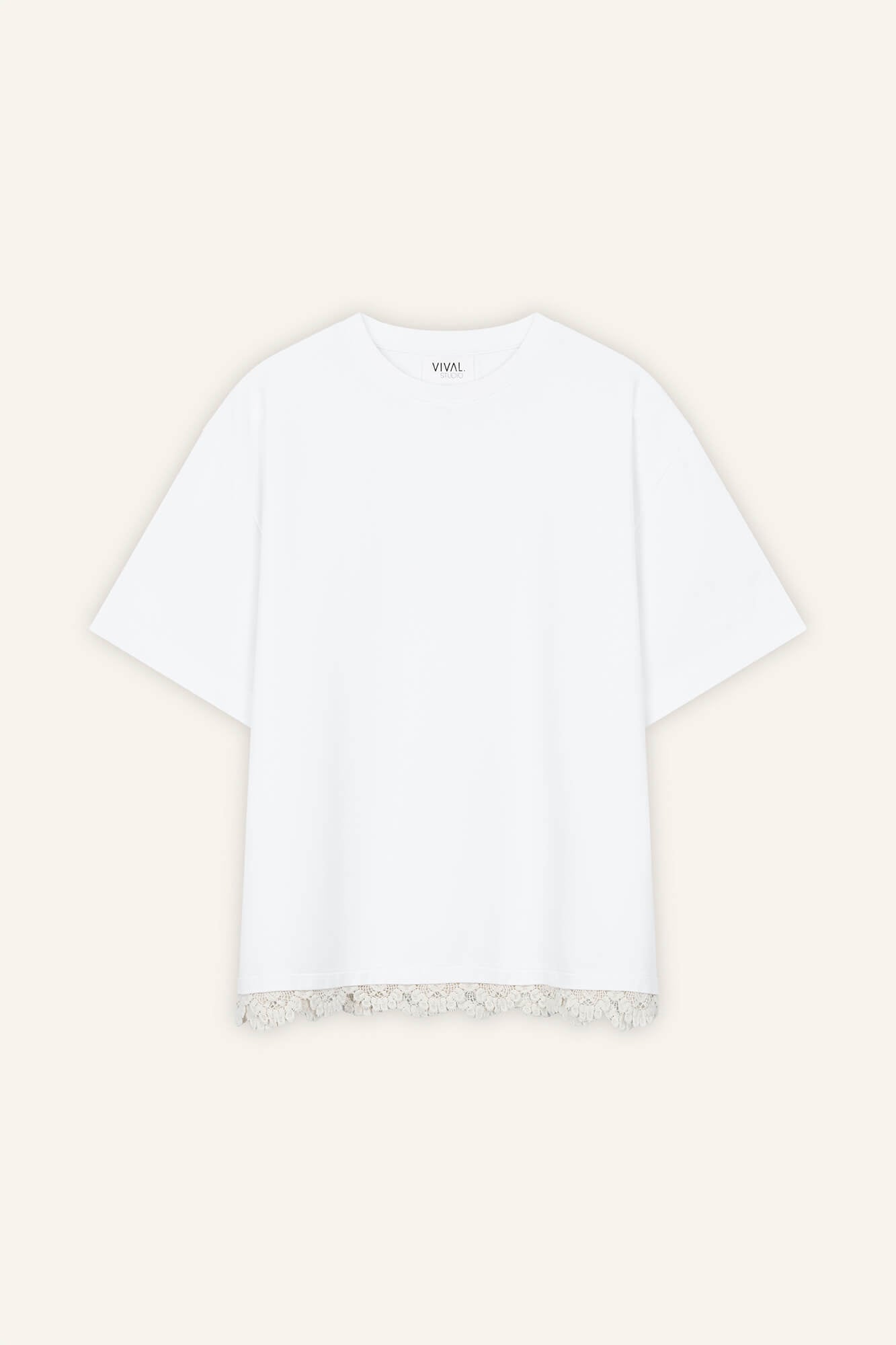 T-Shirt Sue in Weiß Crochet von vorne by VIVAL.STUDIO